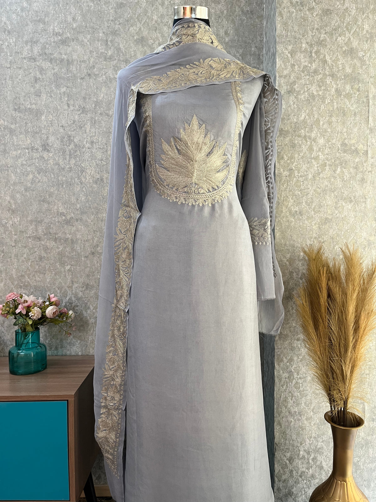 Lilac Sanam’ Tilla Kashmiri Silk Suit