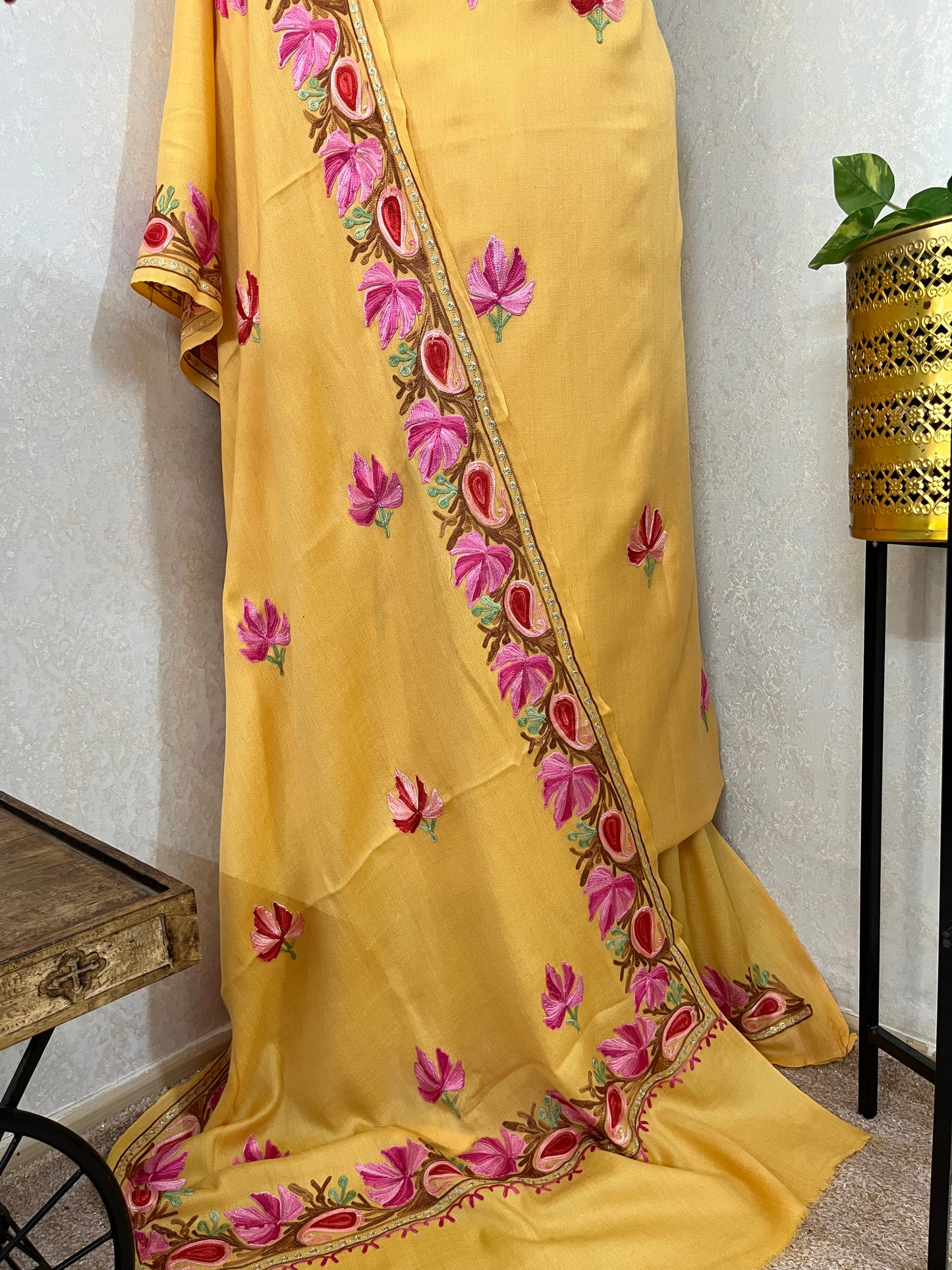 Soft Yellow Pure Wool Aari Embroidered 3pc Suit Stole