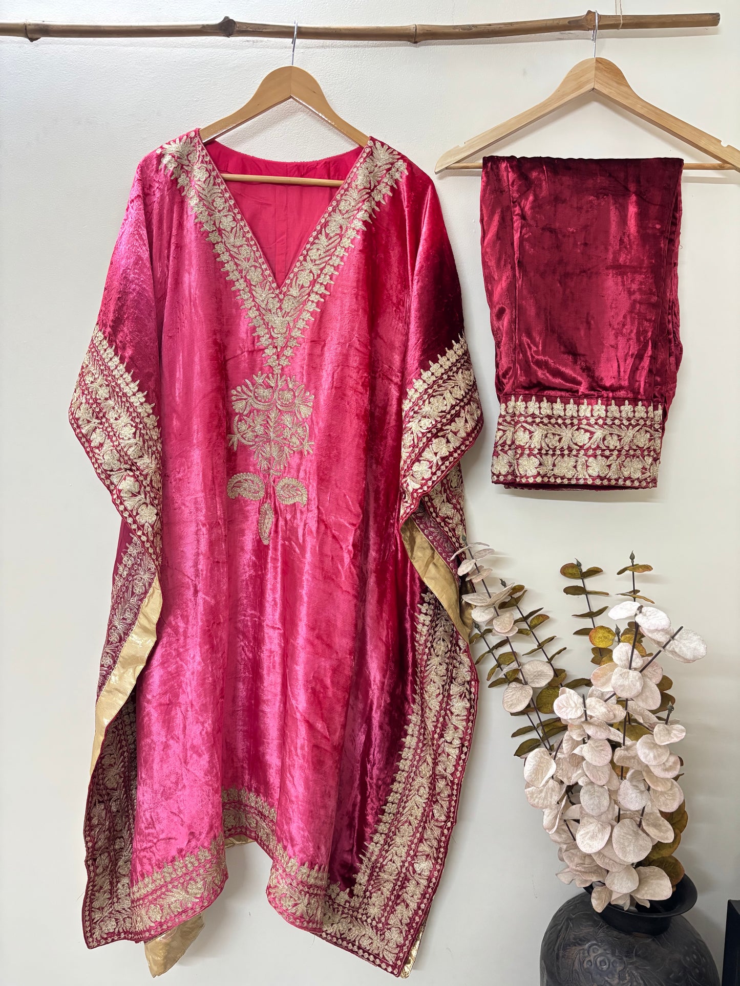 Tye Dye Tilla Embroidered Pure Makhmal Kaftan Set