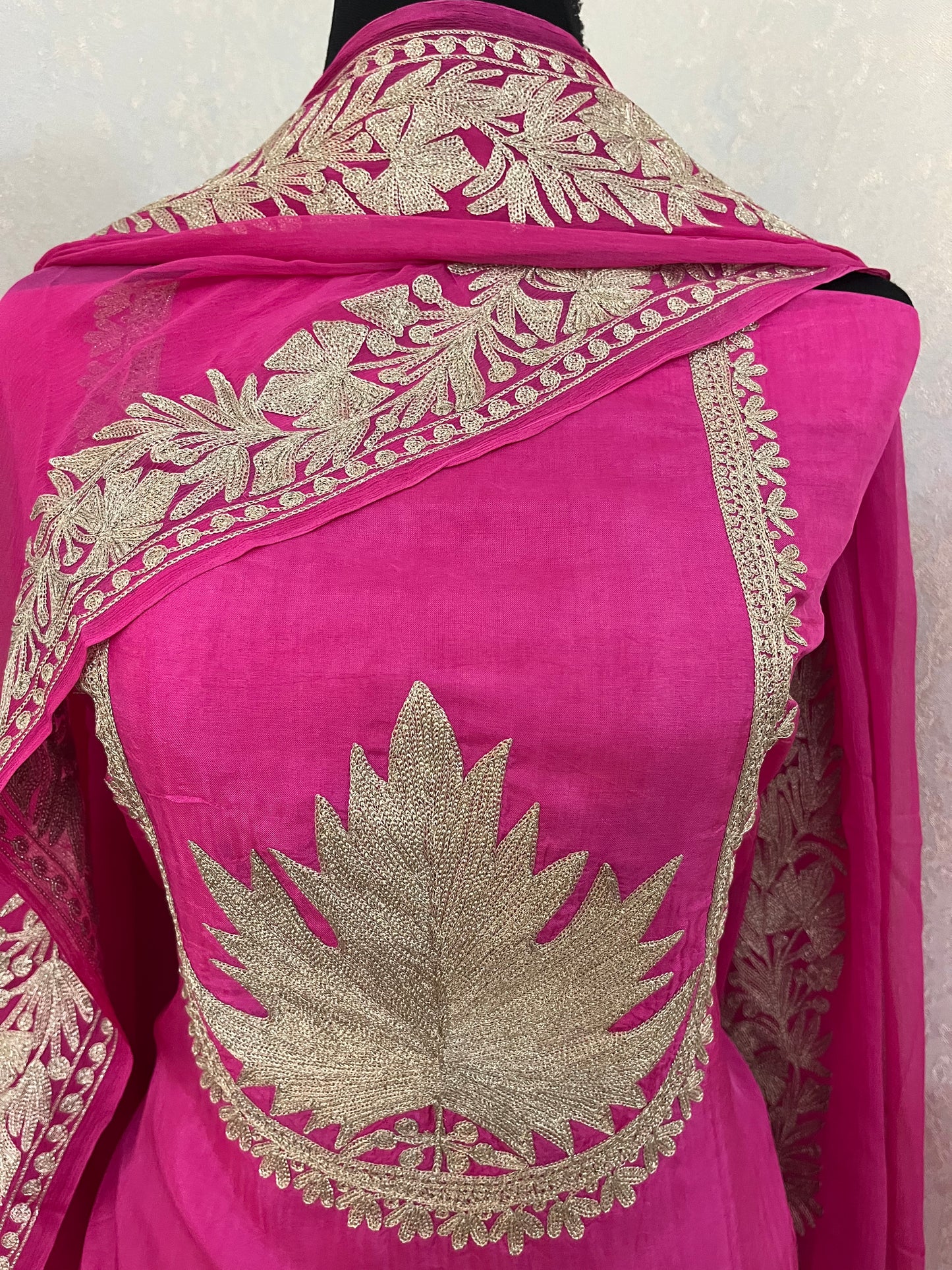 Fuchsia Sanam’ Tilla Kashmiri Silk Suit