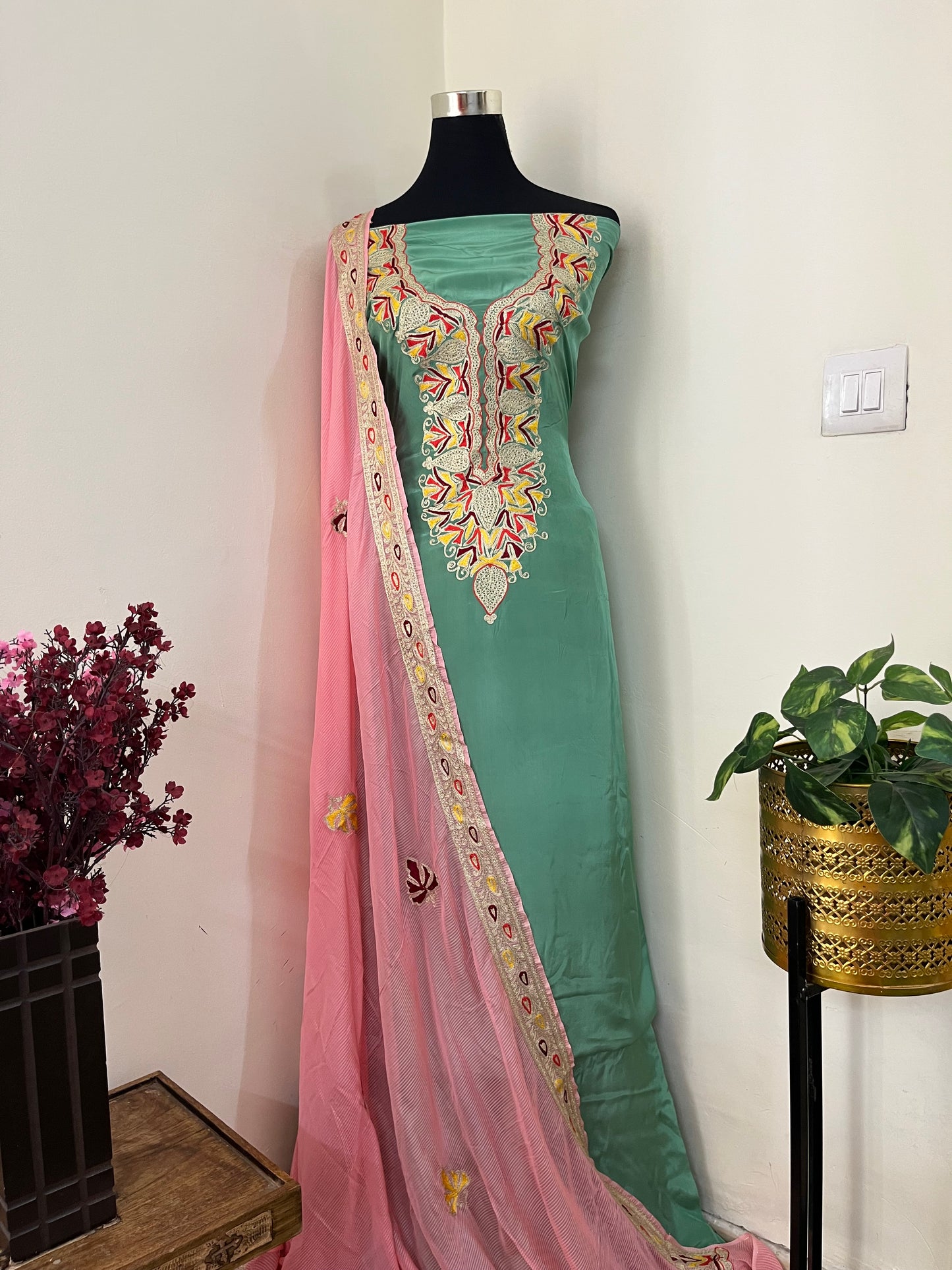 Kalaa’ Green Crape Kashmiri Suit