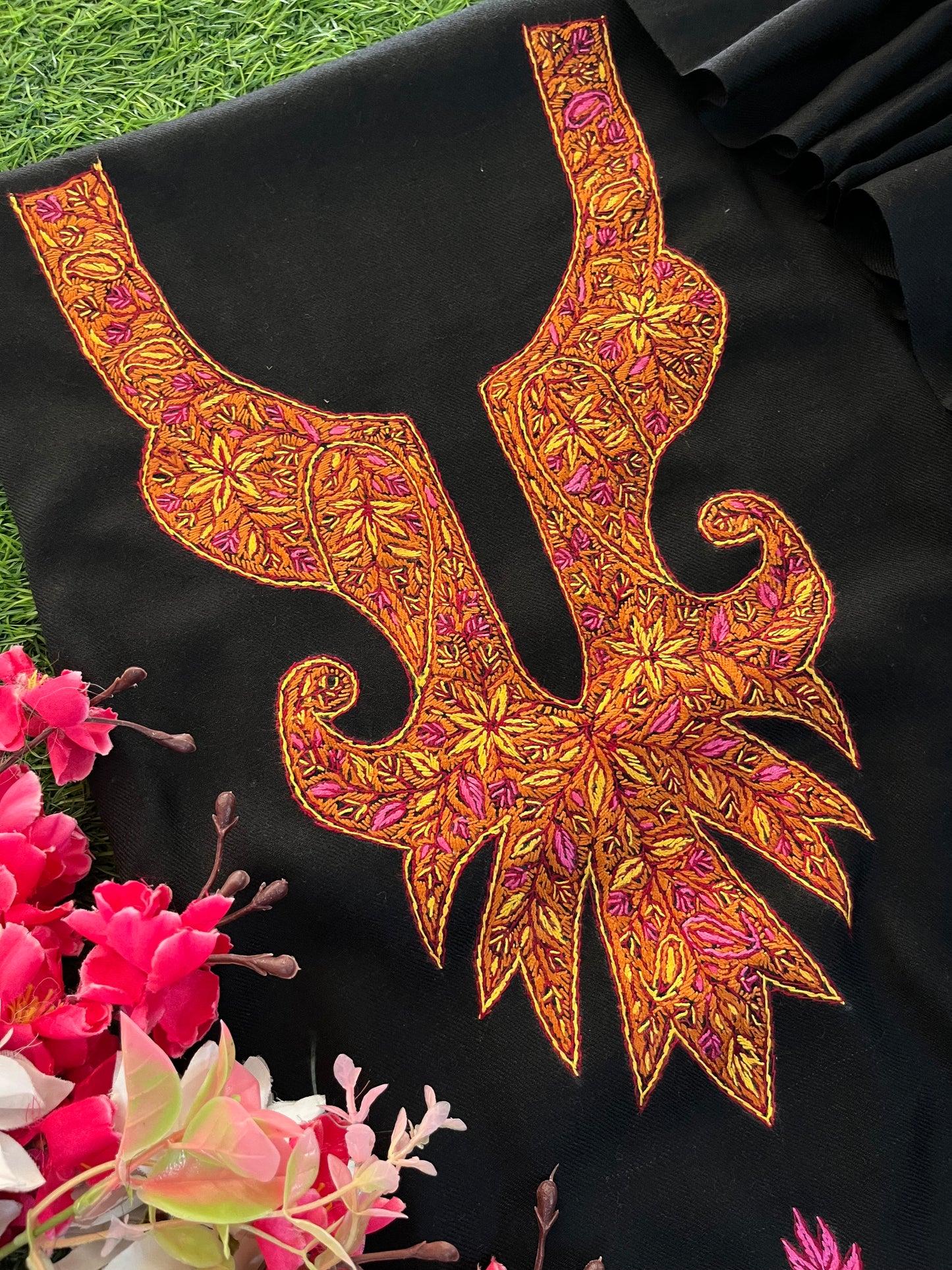 Black Fine Wool Sozni Embroidered 3pc Suit Stole