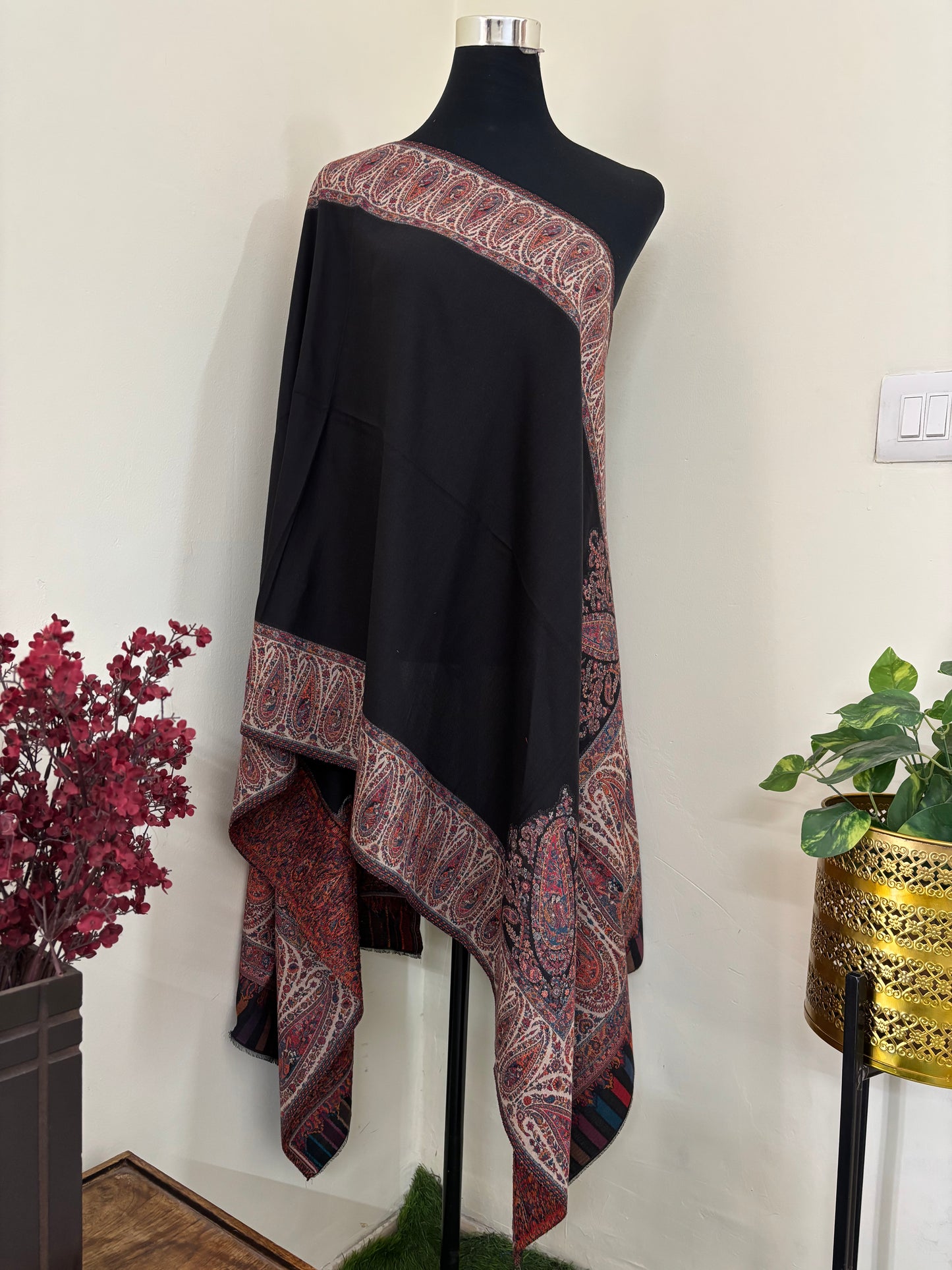 Kani Fine Semi Pashmina stole