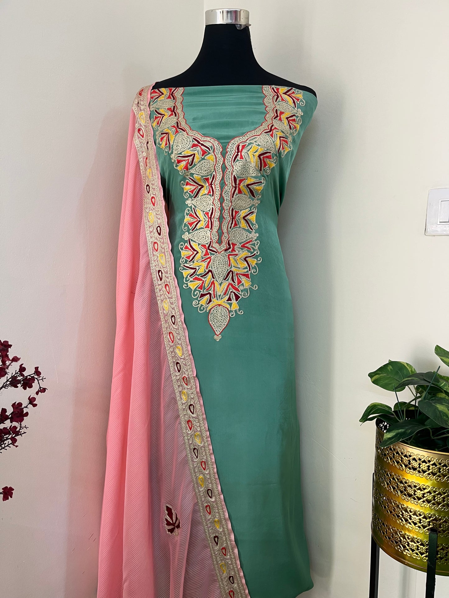 Kalaa’ Green Crape Kashmiri Suit