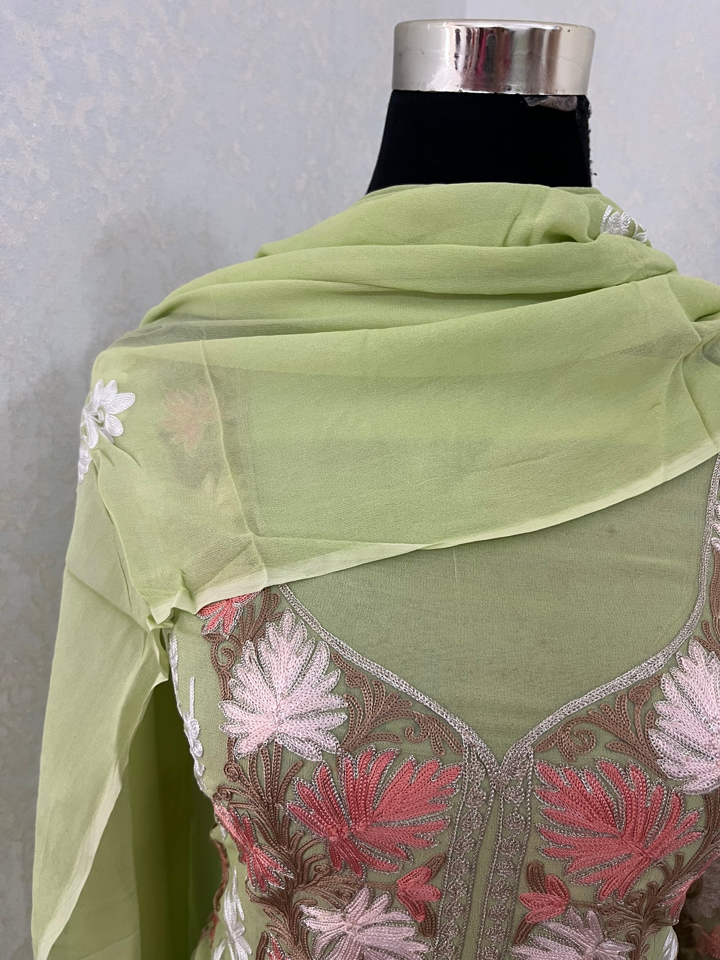 Green Pure Georgette 3 Pc Heavy Kashmiri Suit