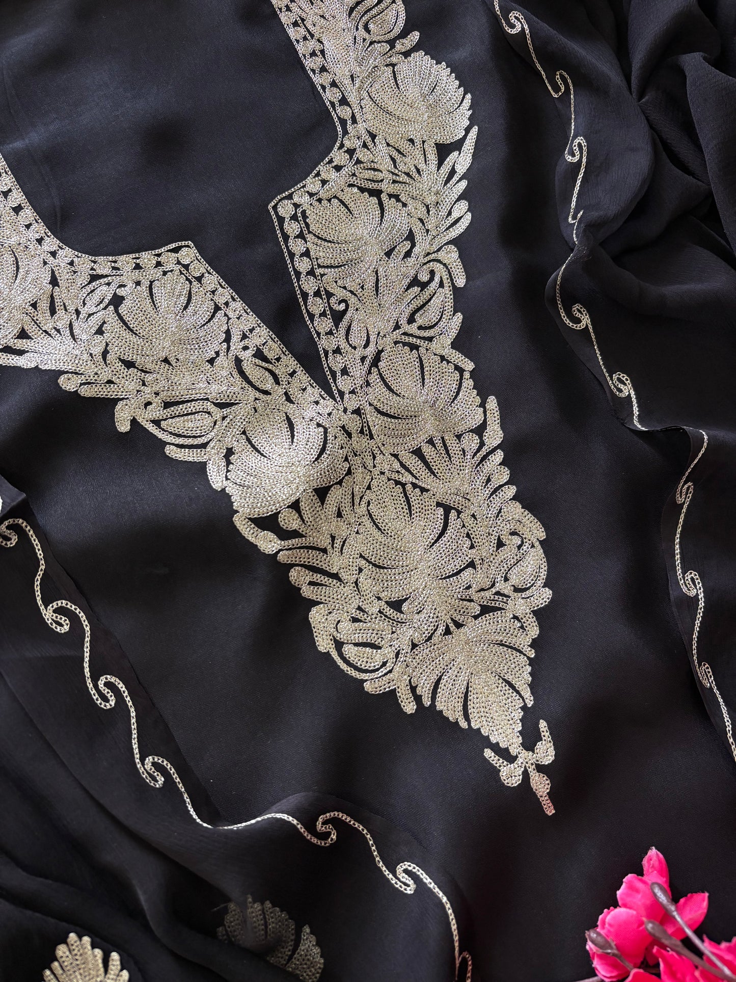Sanam’ Black Silk Tilla Kashmiri Suit