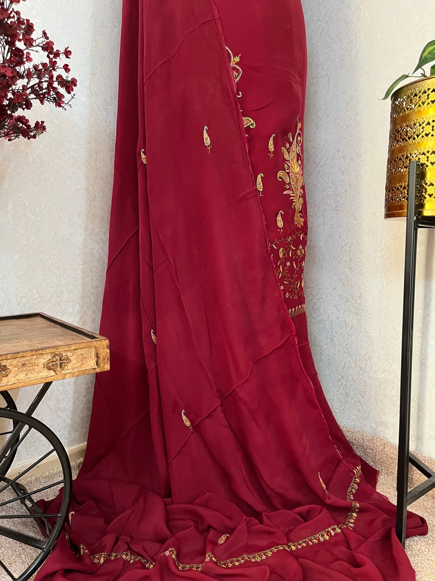 Maroon Kalaa’ Crape Sozni Kashmiri Suit