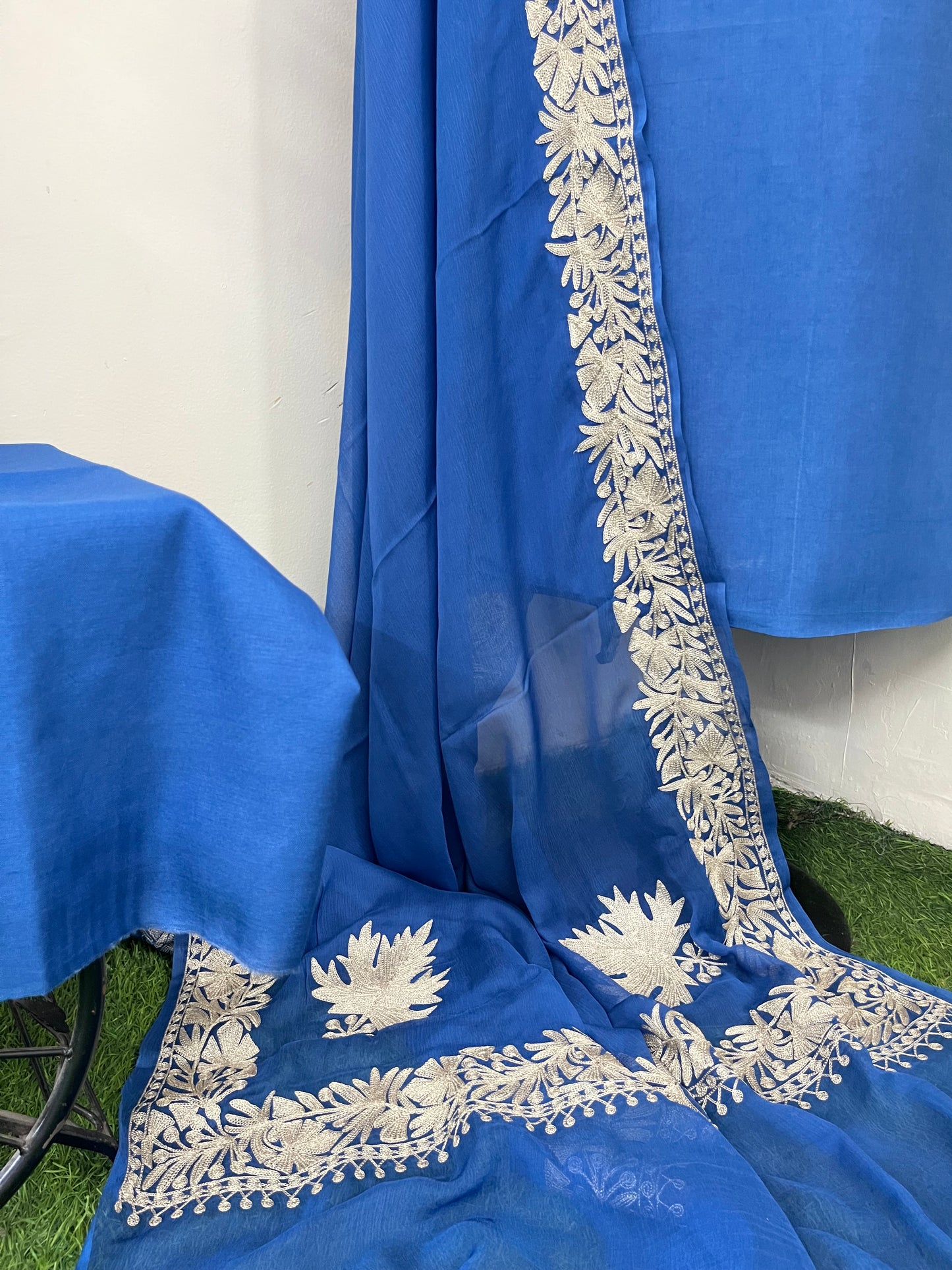 Sanam’ Tilla Kashmiri Silk Suit