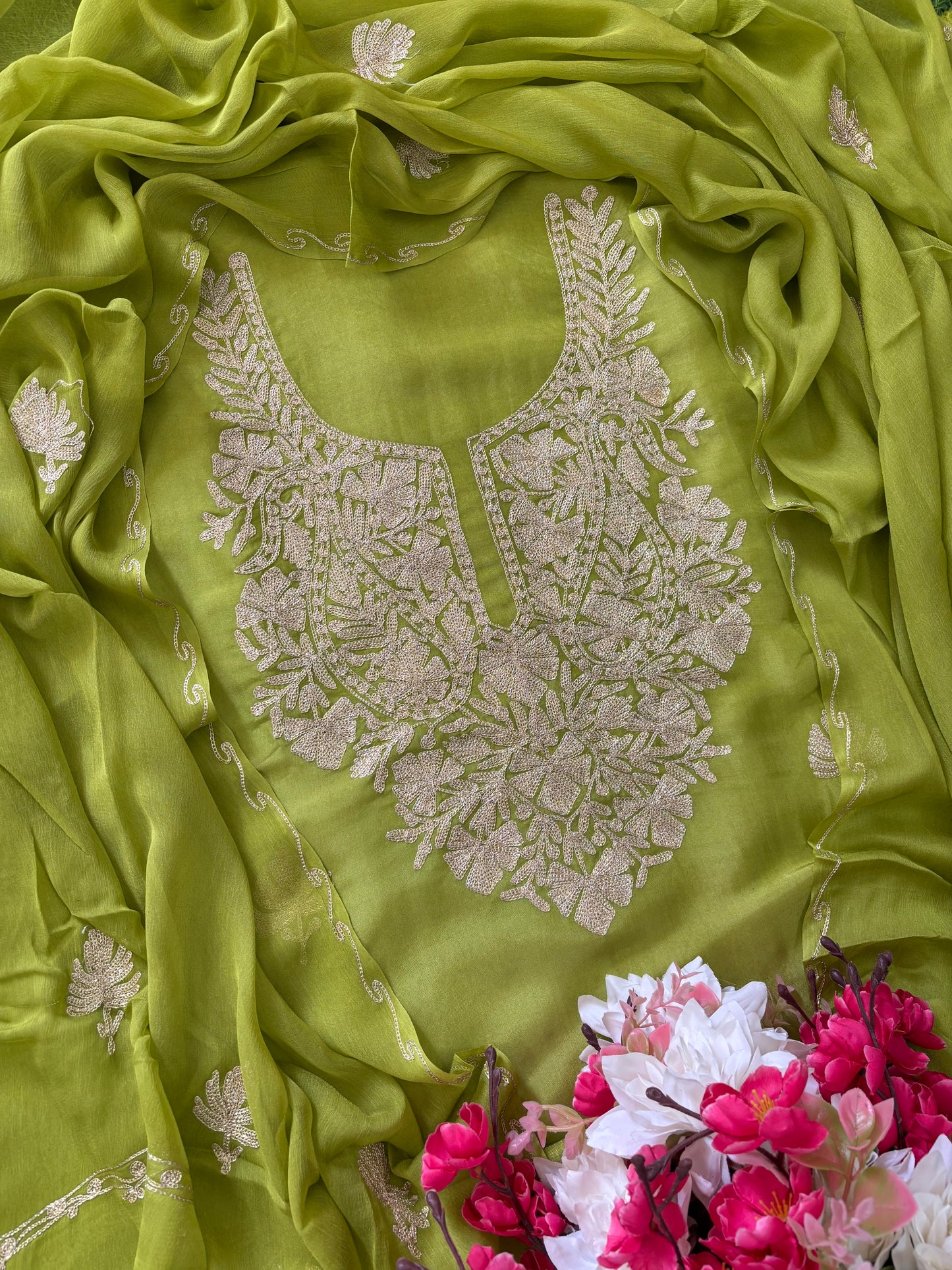 Sanam’ Lawn Green Silk Tilla Kashmiri Suit