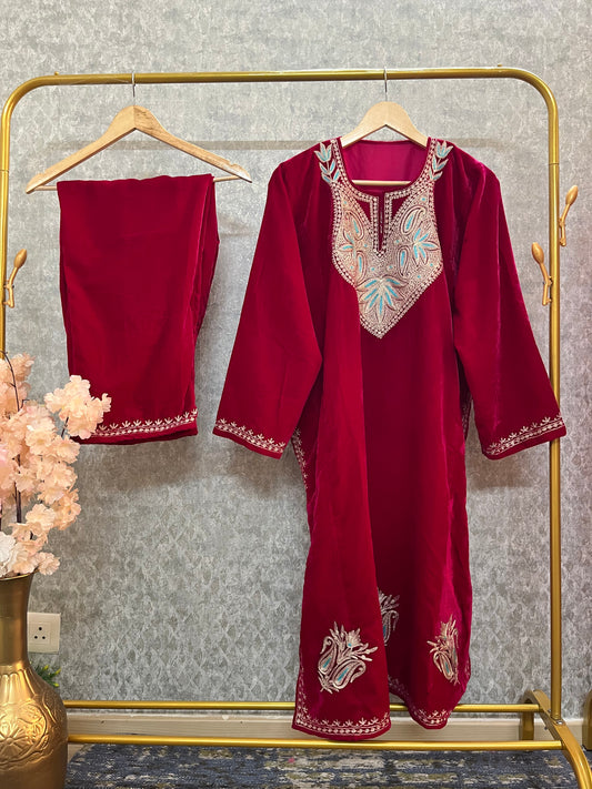 Magenta Velvet Tilla Pheran (Size 50)