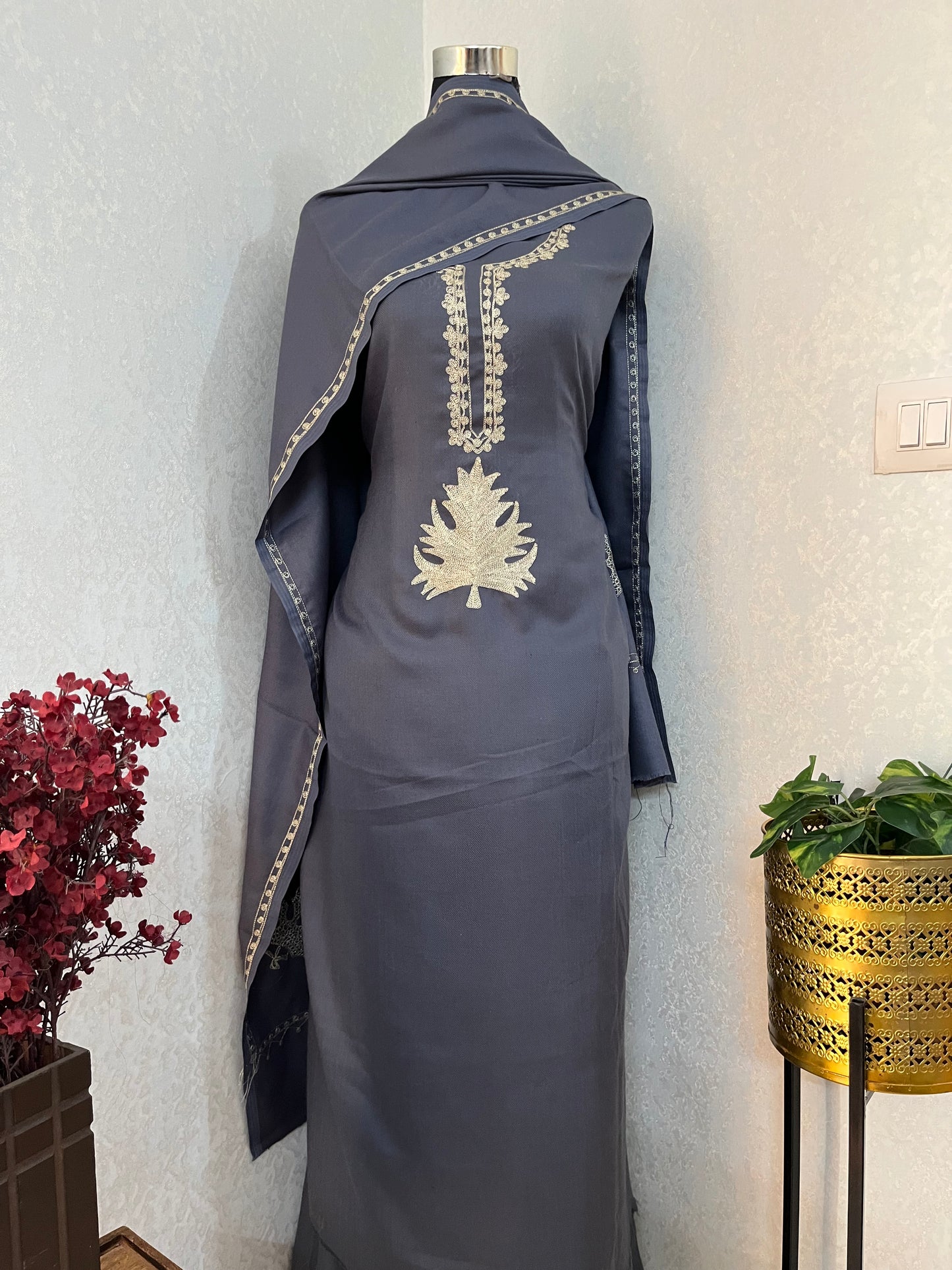 English Grey Tilla Kashmiri Woollen Suit