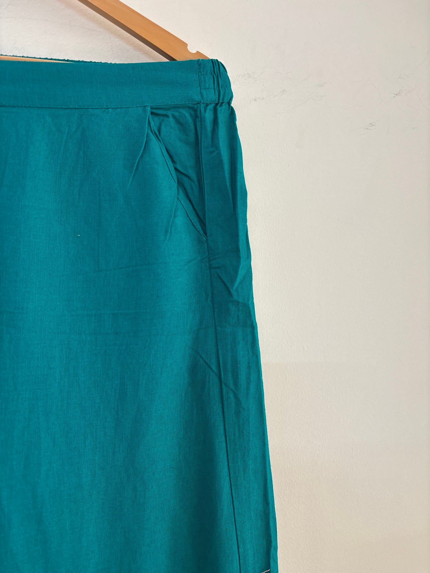 Women Green  Wide Leg Aari Embroidered Palazzos ‘M’