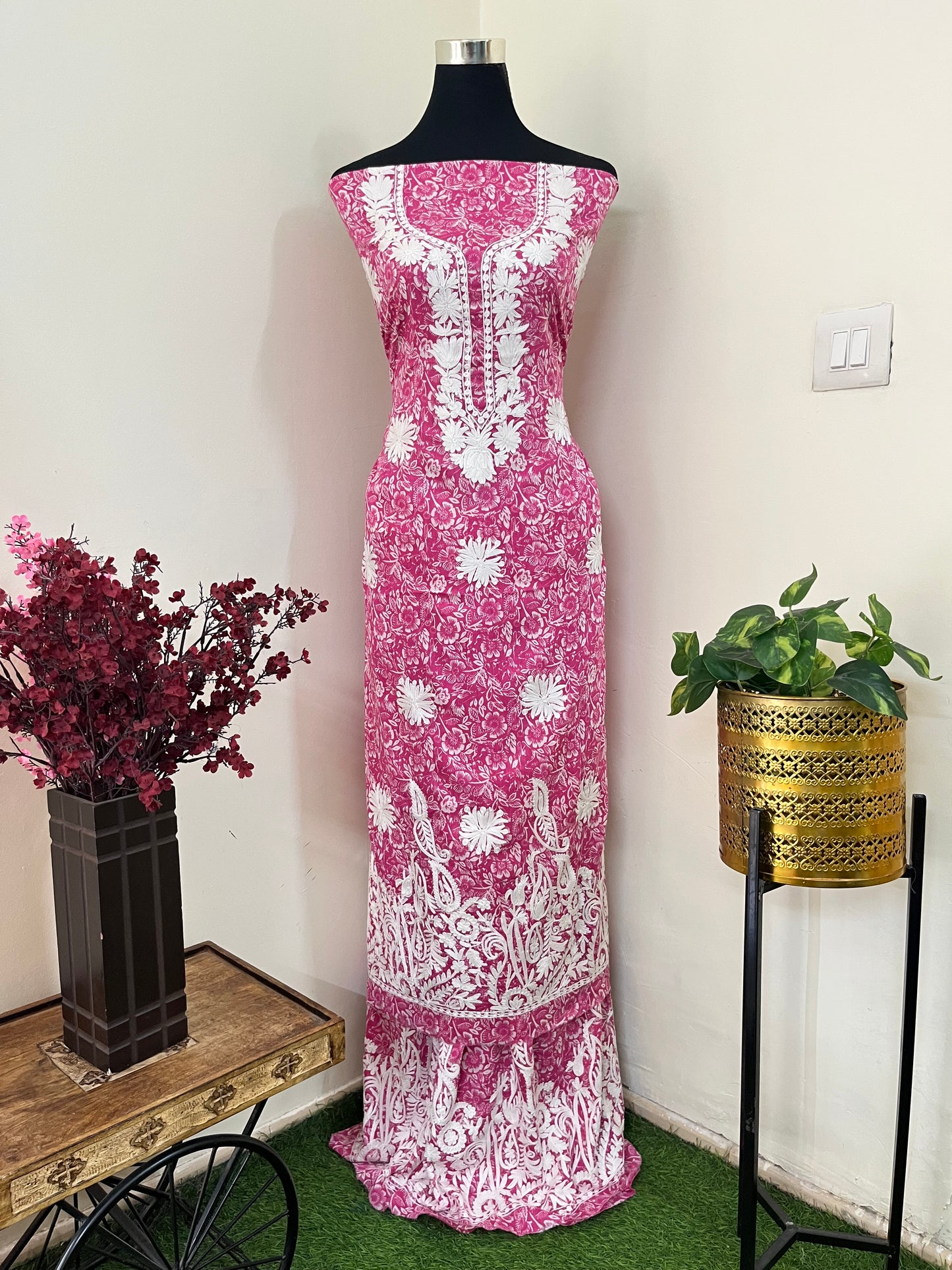 Guldasta~Cotton Kurti & Pant Aari Embroidered set