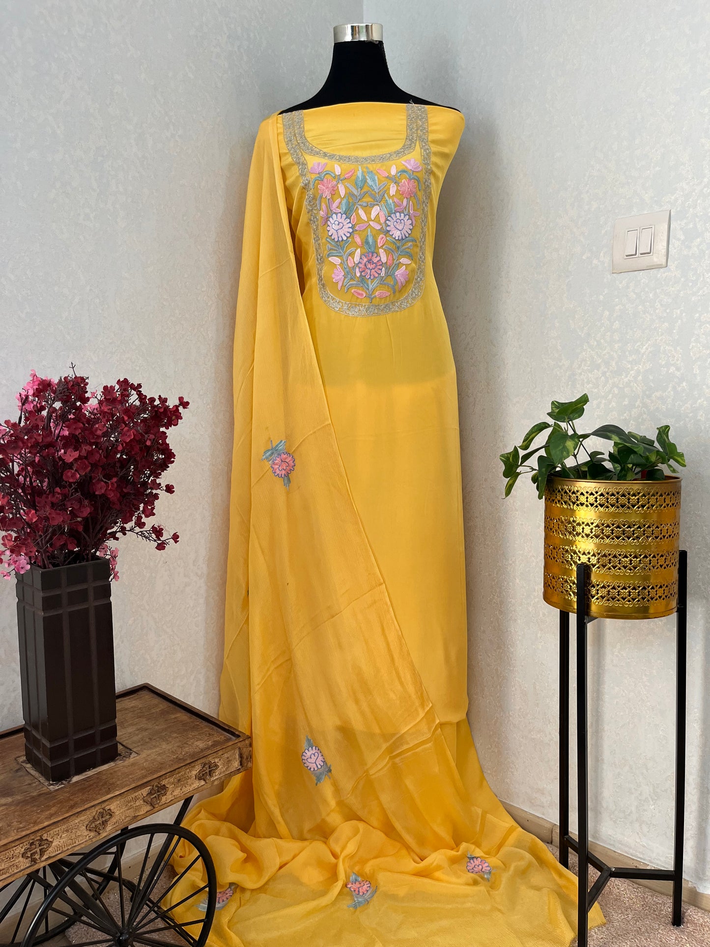Yellow Kalaa’ Crape Kashmiri Suit