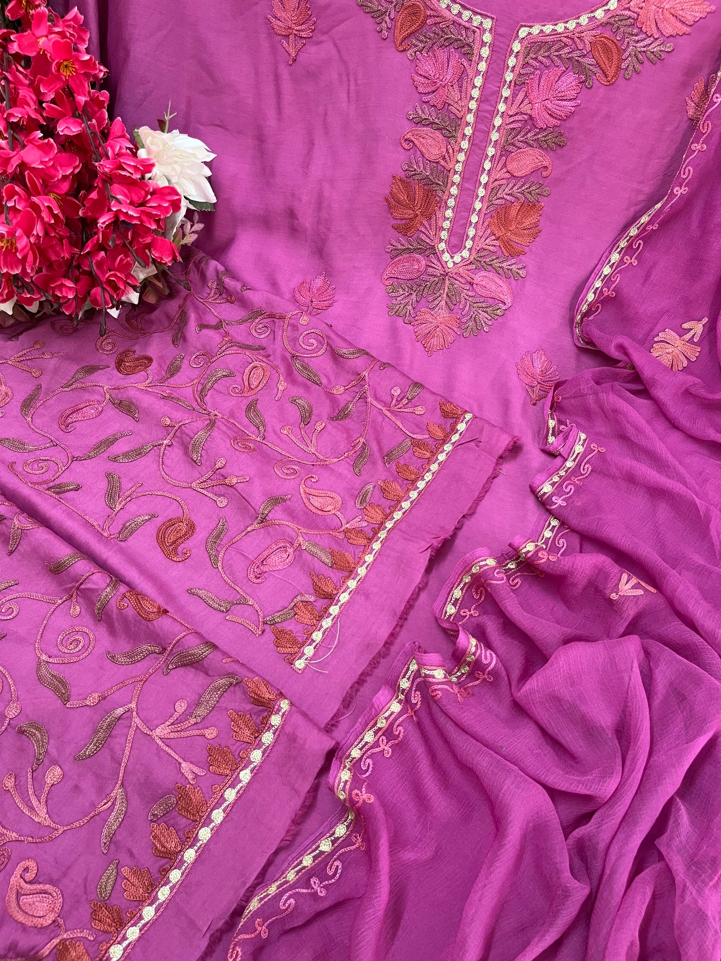 Dull Pink Muslin Cotton Jaal Sleeves Kashmiri 3pc Suit