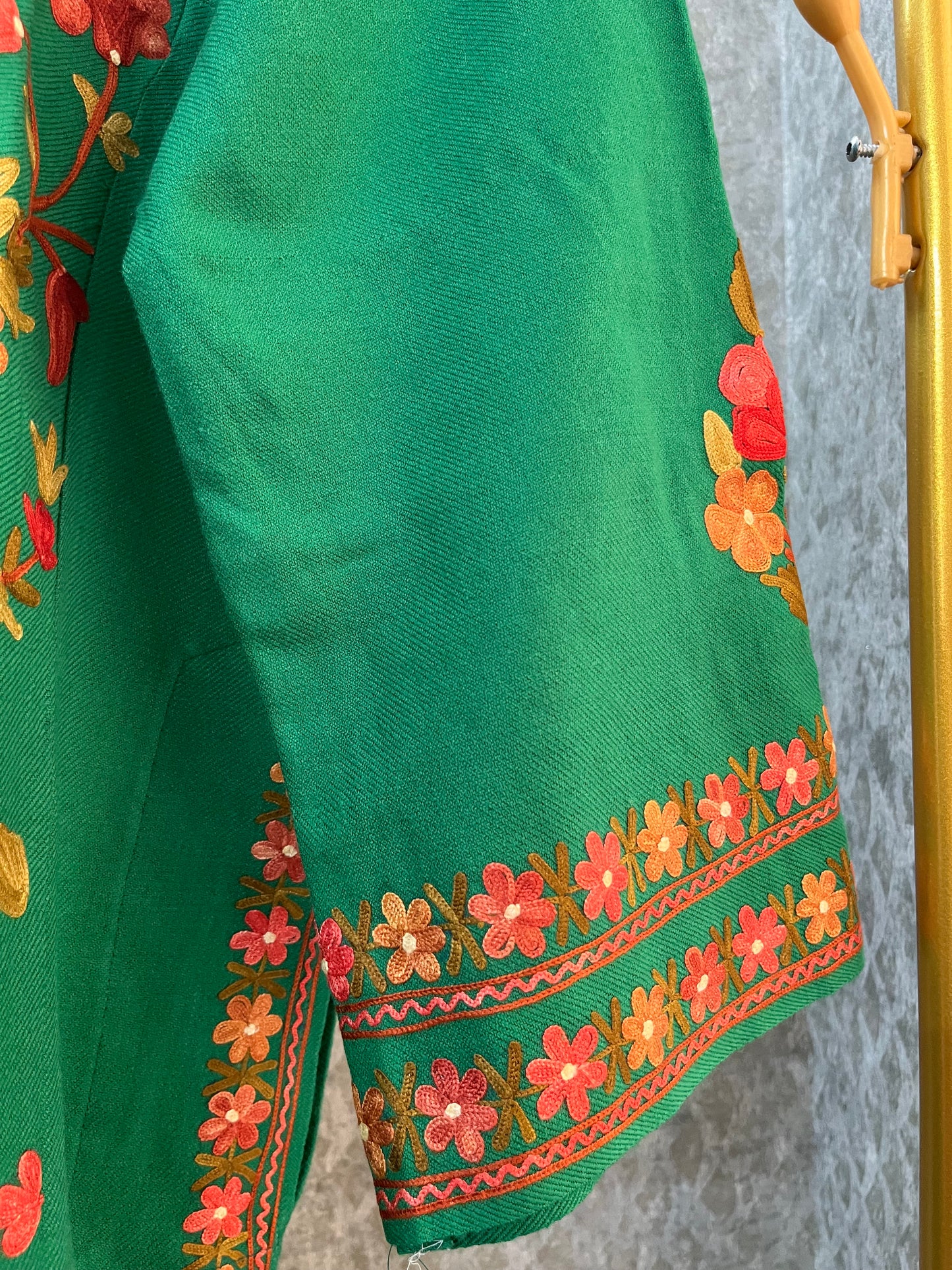 Green Aari Embroidered Wool Pheran