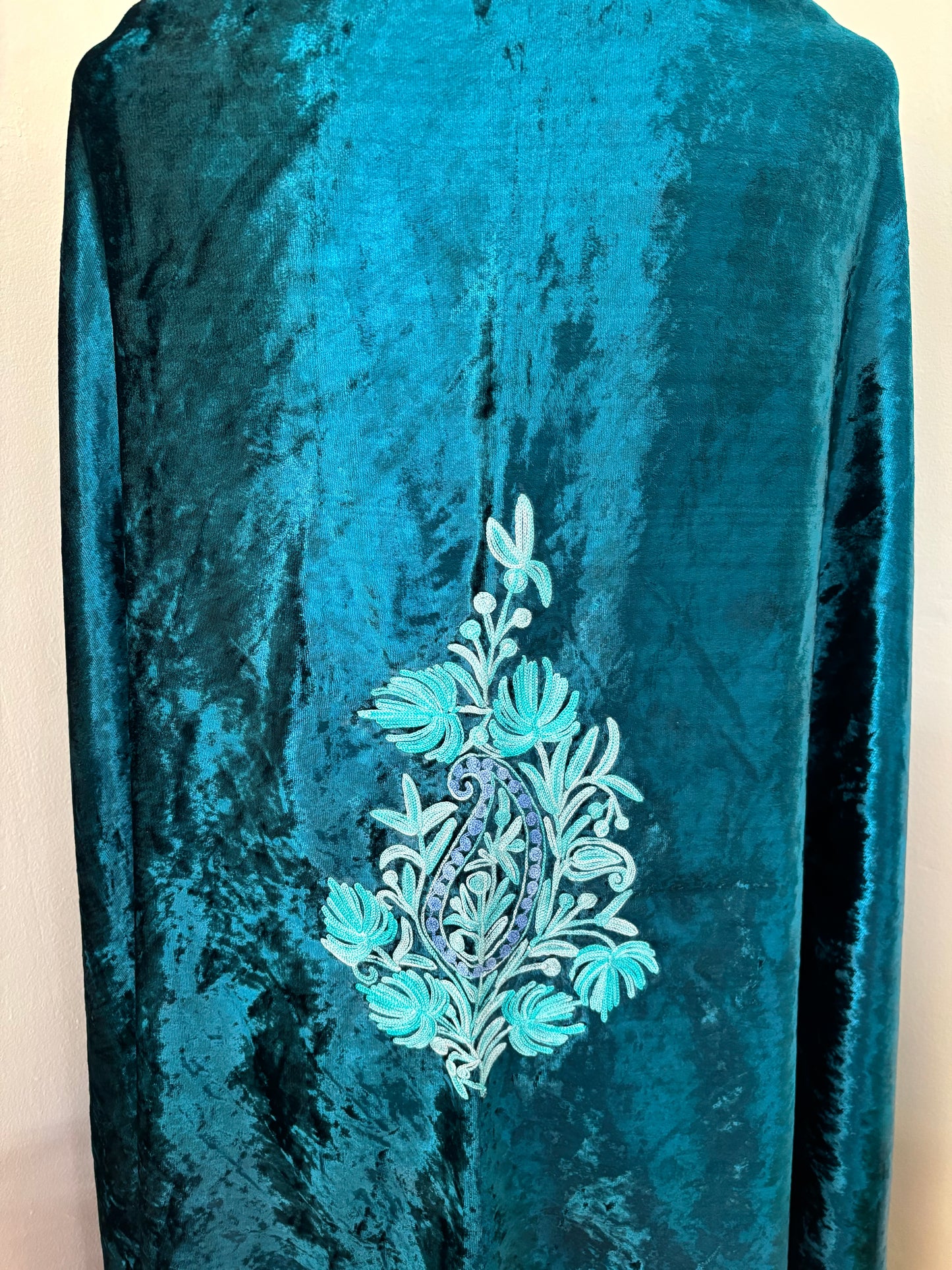 Green Aari Embroidered Makhmal Cape