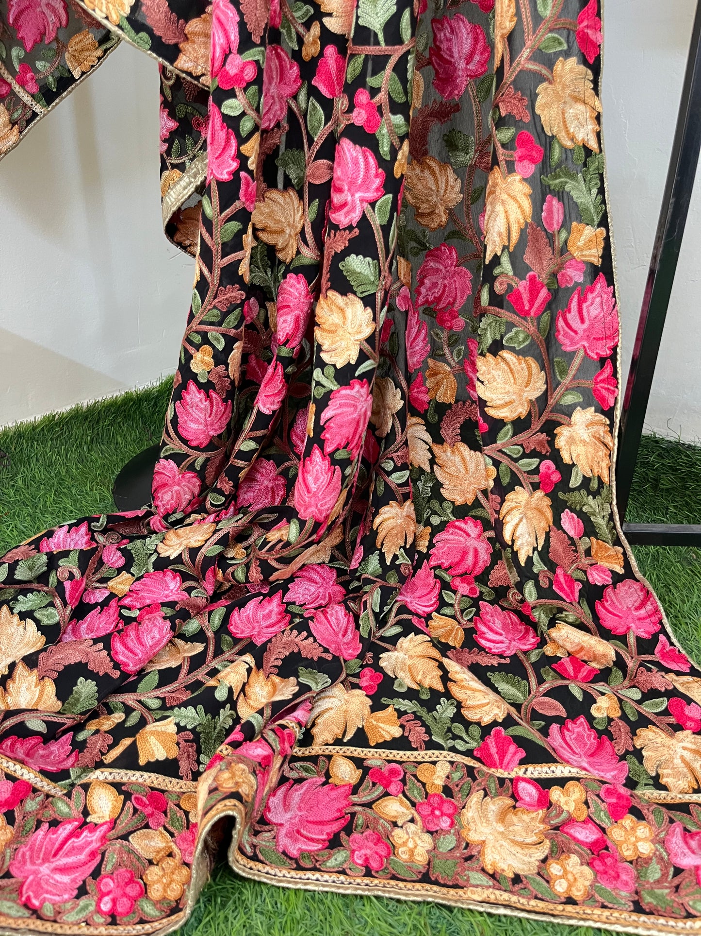 Kashmiri Georgette Odhni