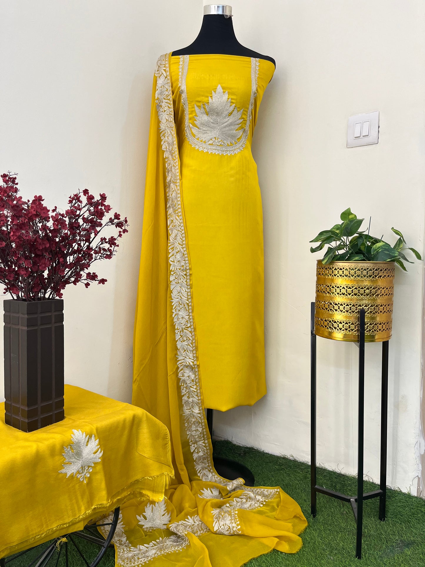 ‘Sanam’ Tilla Kashmiri Silk Suit