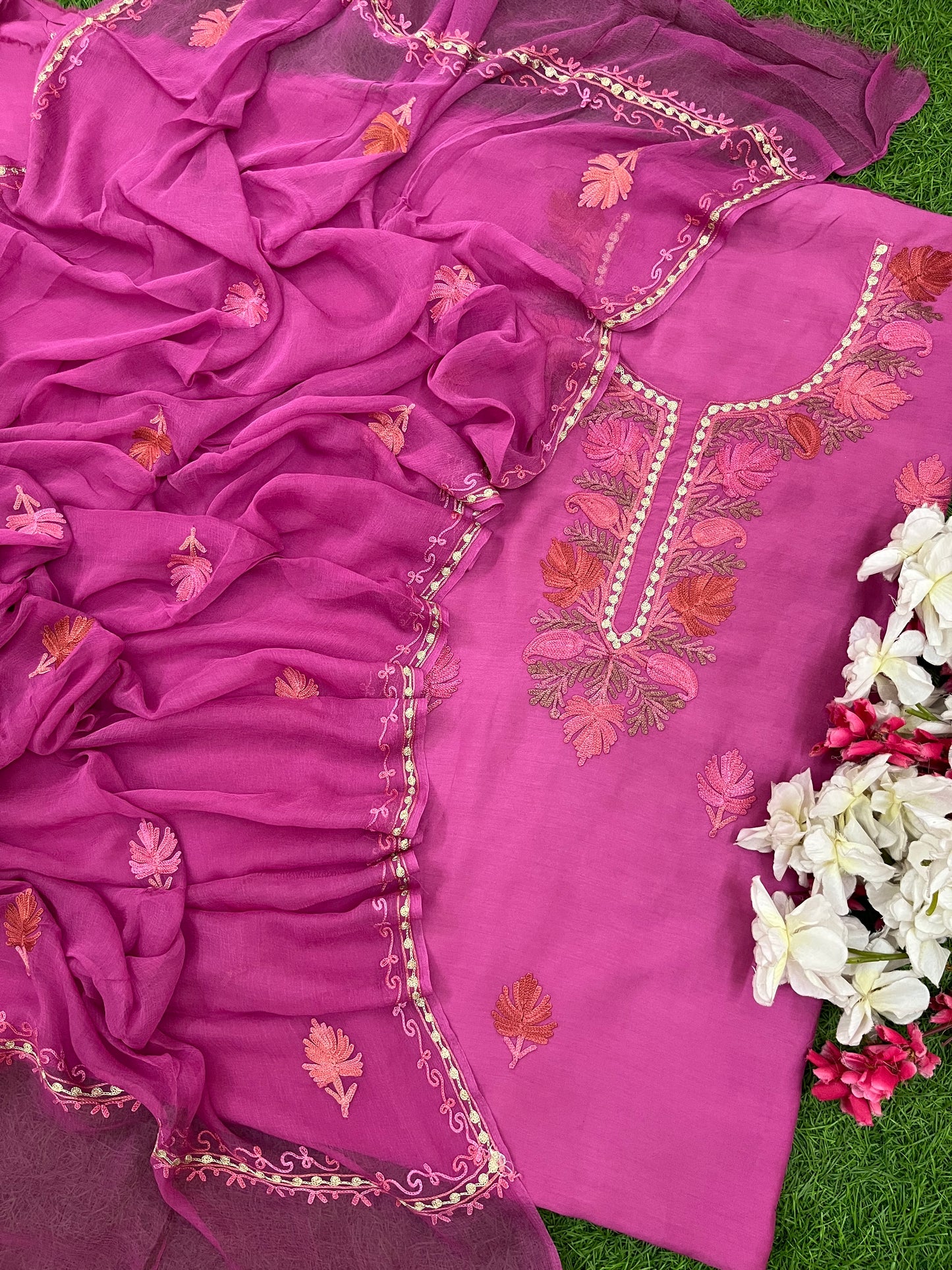 Dull Pink Muslin Cotton Jaal Sleeves Kashmiri 3pc Suit