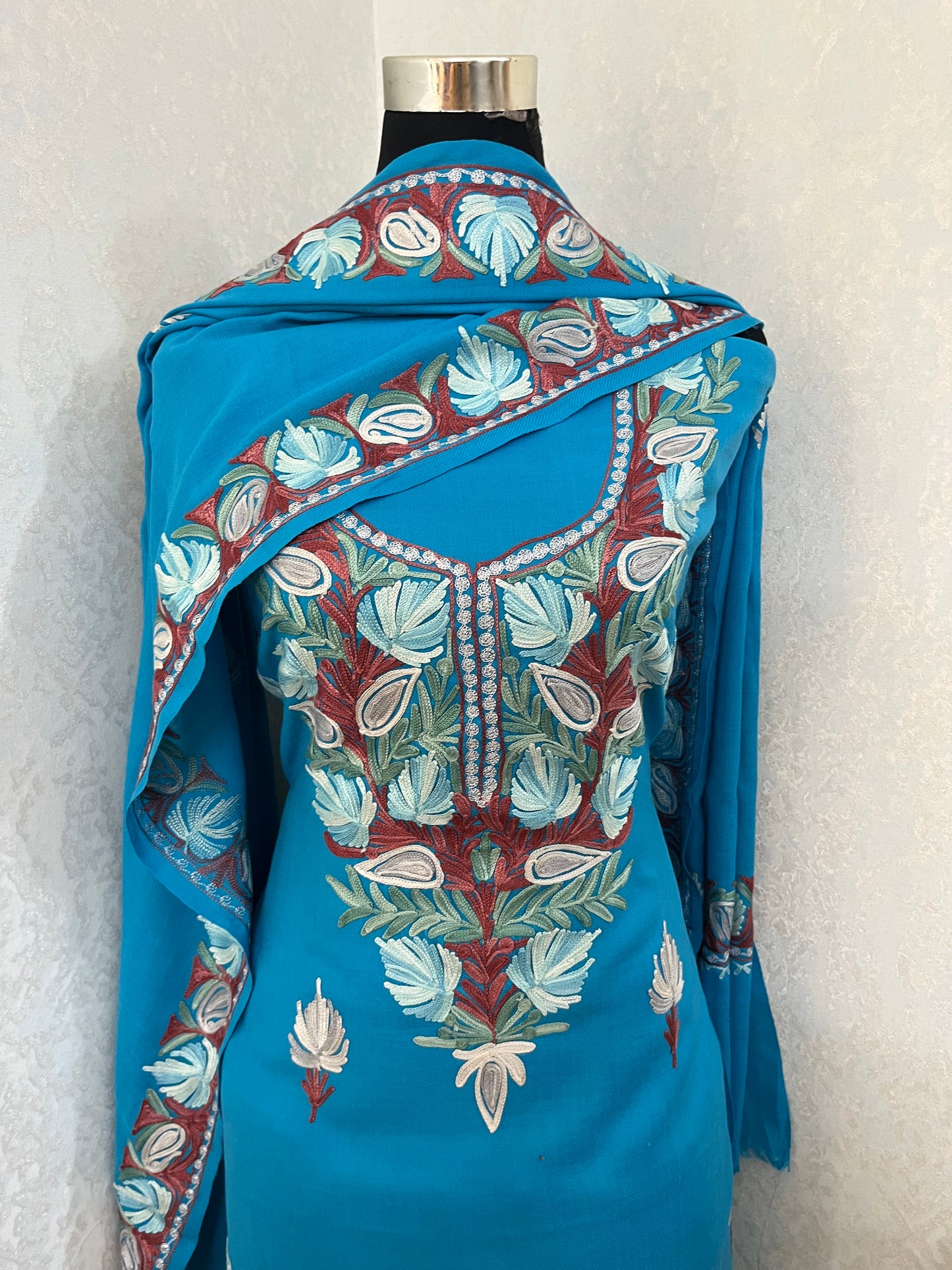 Sky Blue Pure Wool Aari Embroidered 3pc Suit Stole