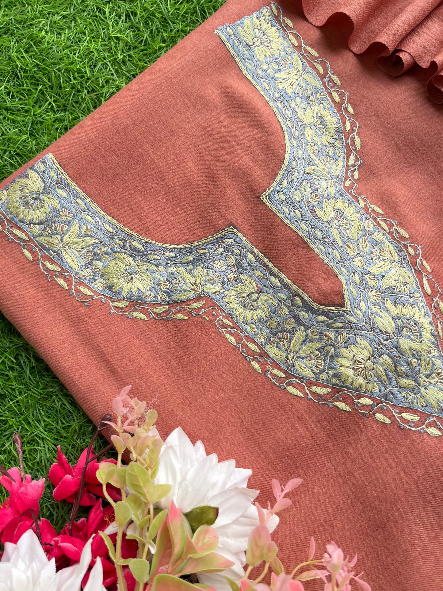 Peach Fine Wool Sozni Embroidered 3pc Suit Stole