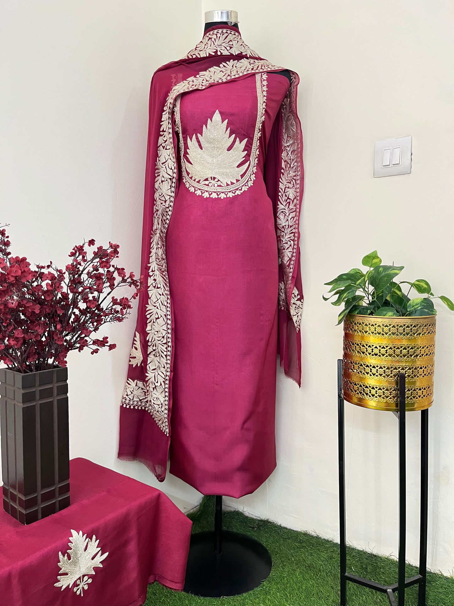 Sanam’ Tilla Kashmiri Silk Suit