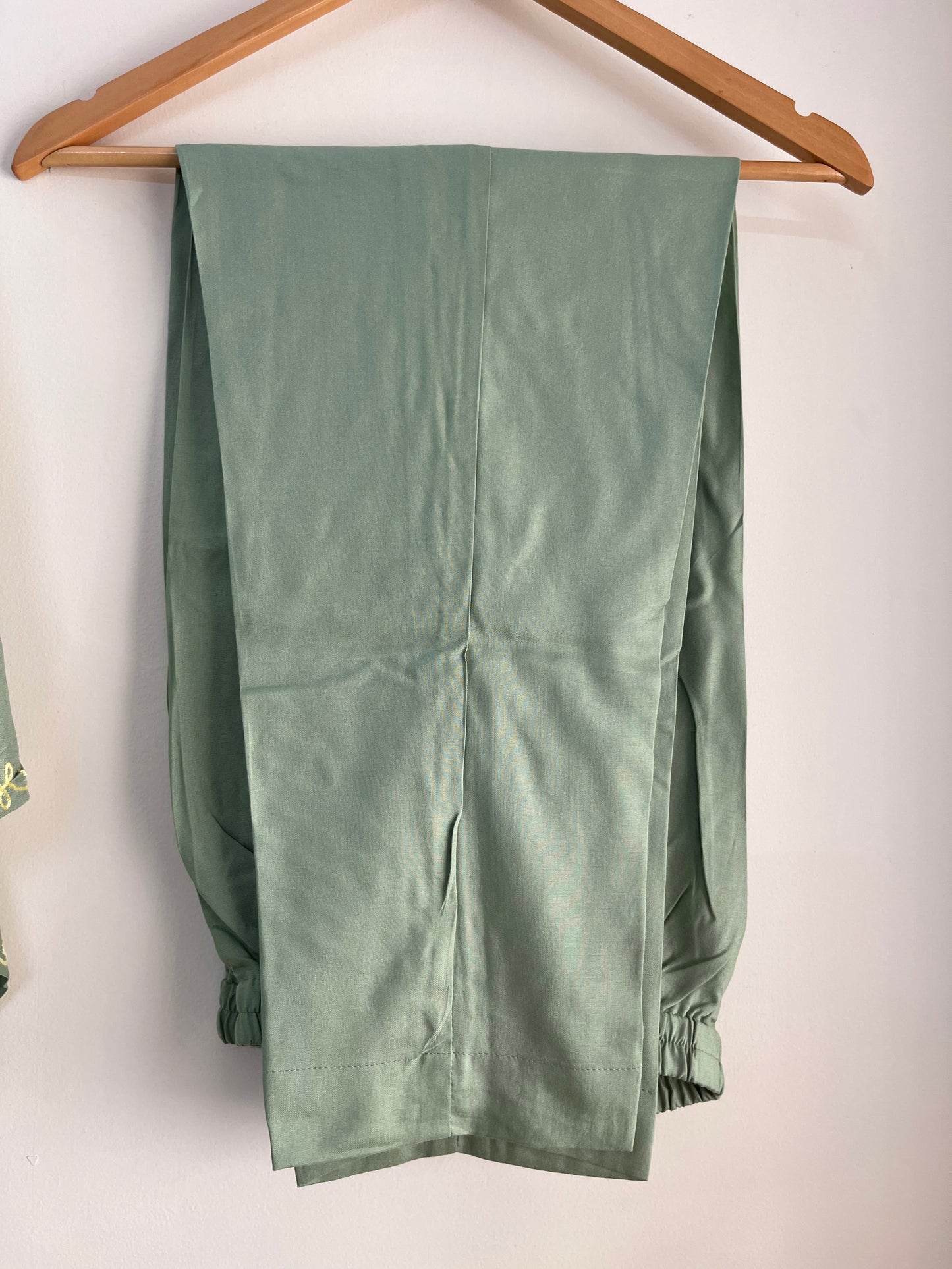 Pastel Green Muslin Cotton Kashmiri Kaftan Set