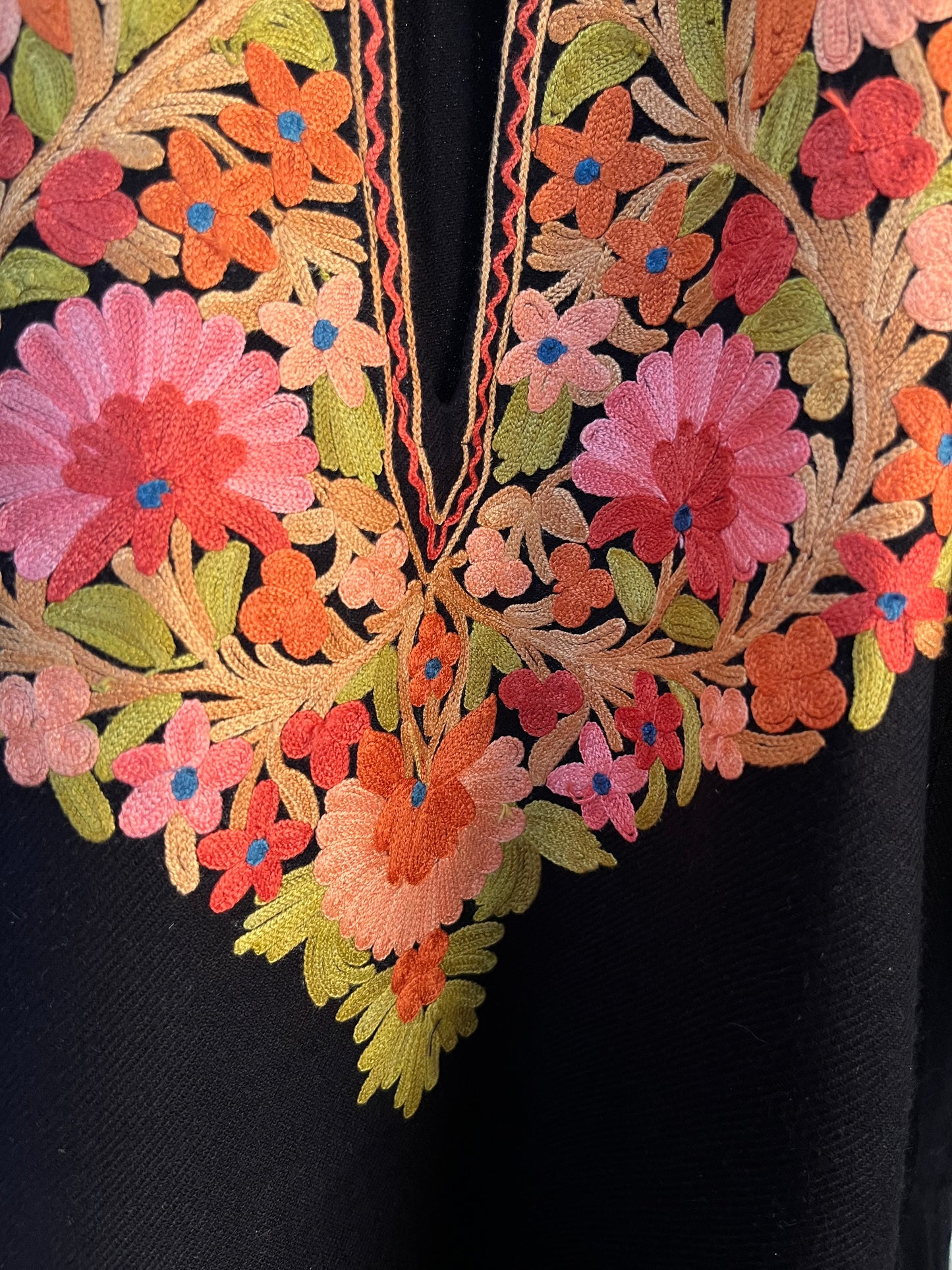 Black Aari Embroidered Wool Pheran