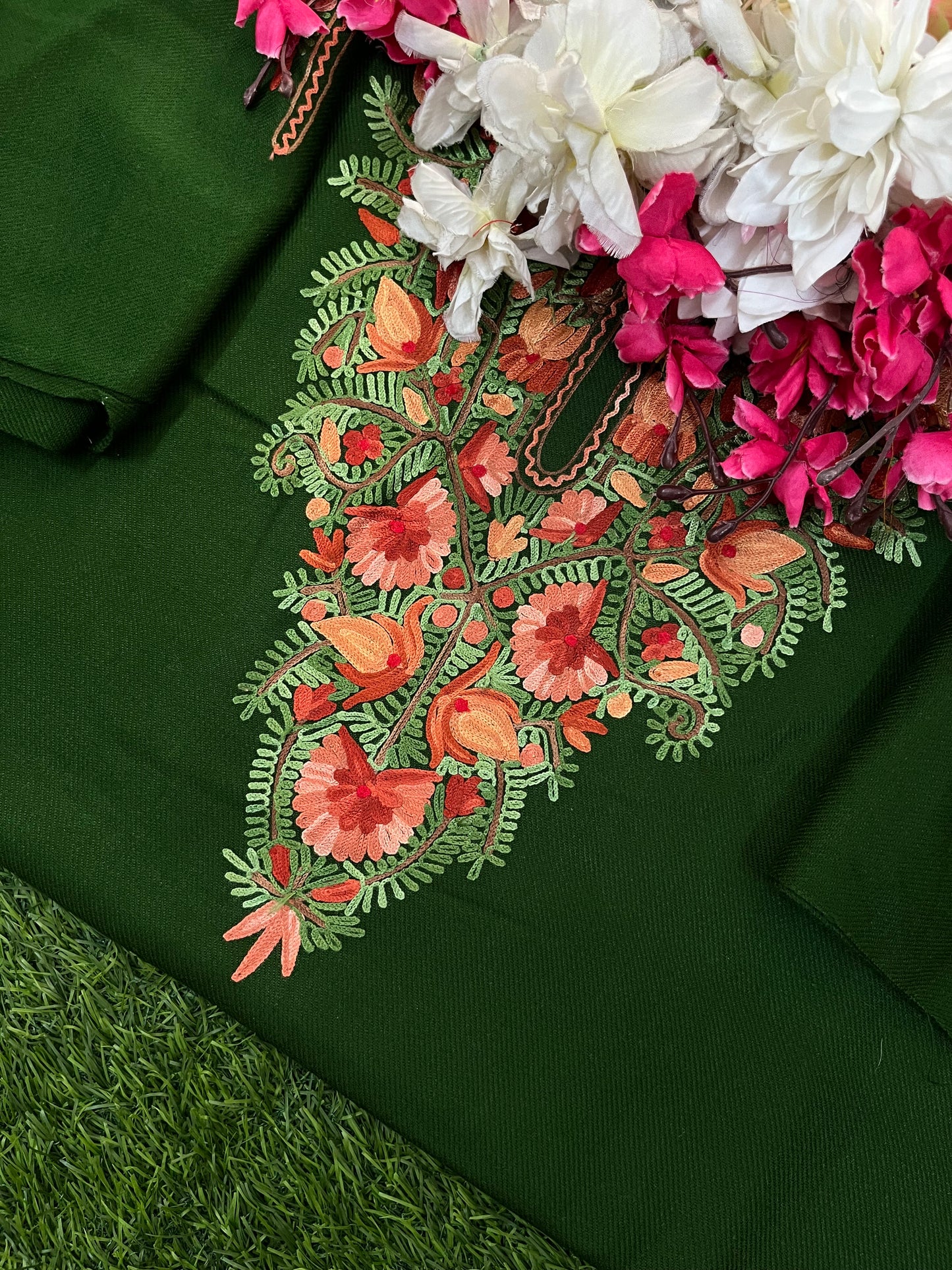 Green Woollen Aari Embroidered 2pc suit 5mtr