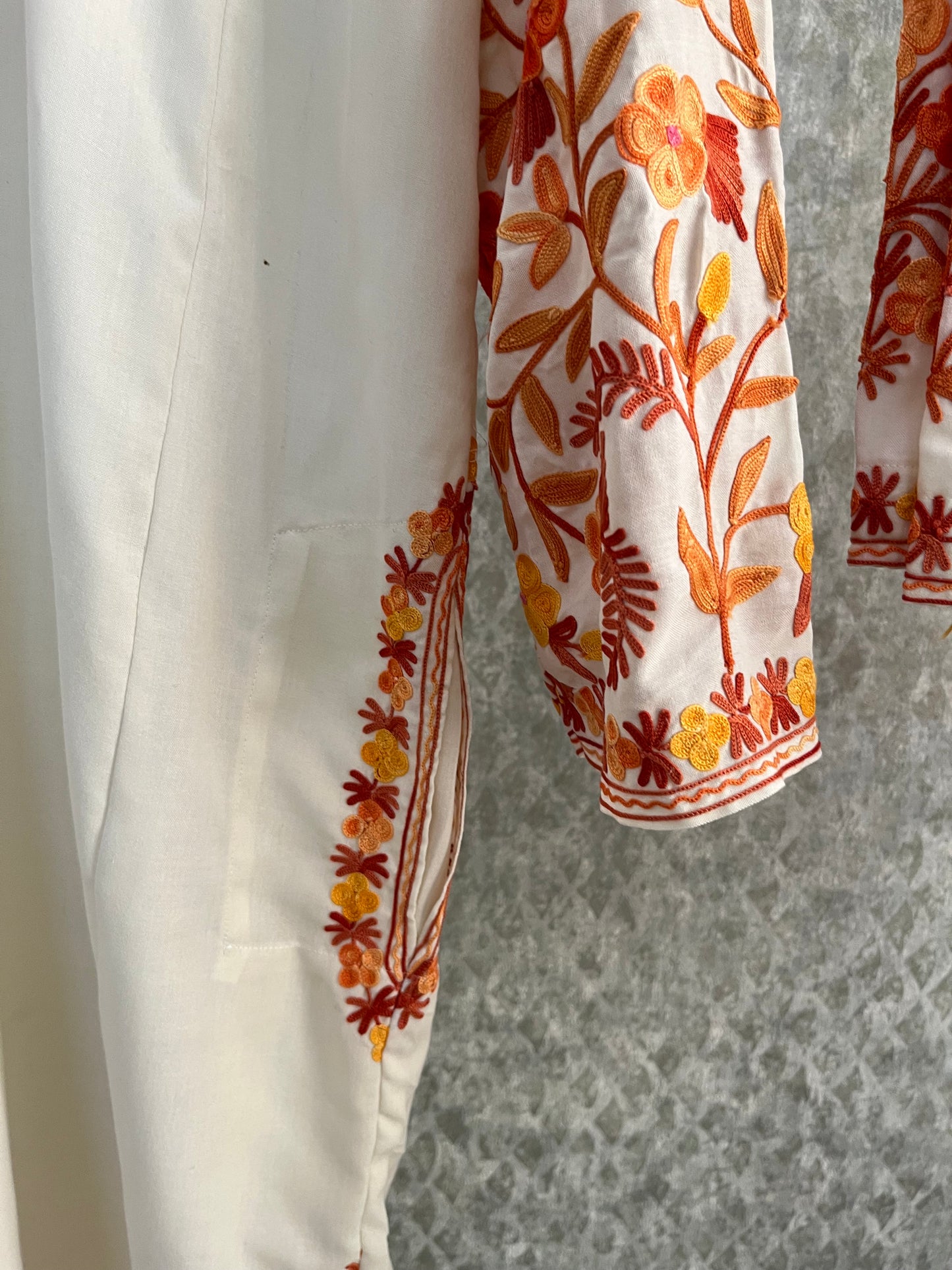 Off White Cotton Arm Jaal Pheran Set