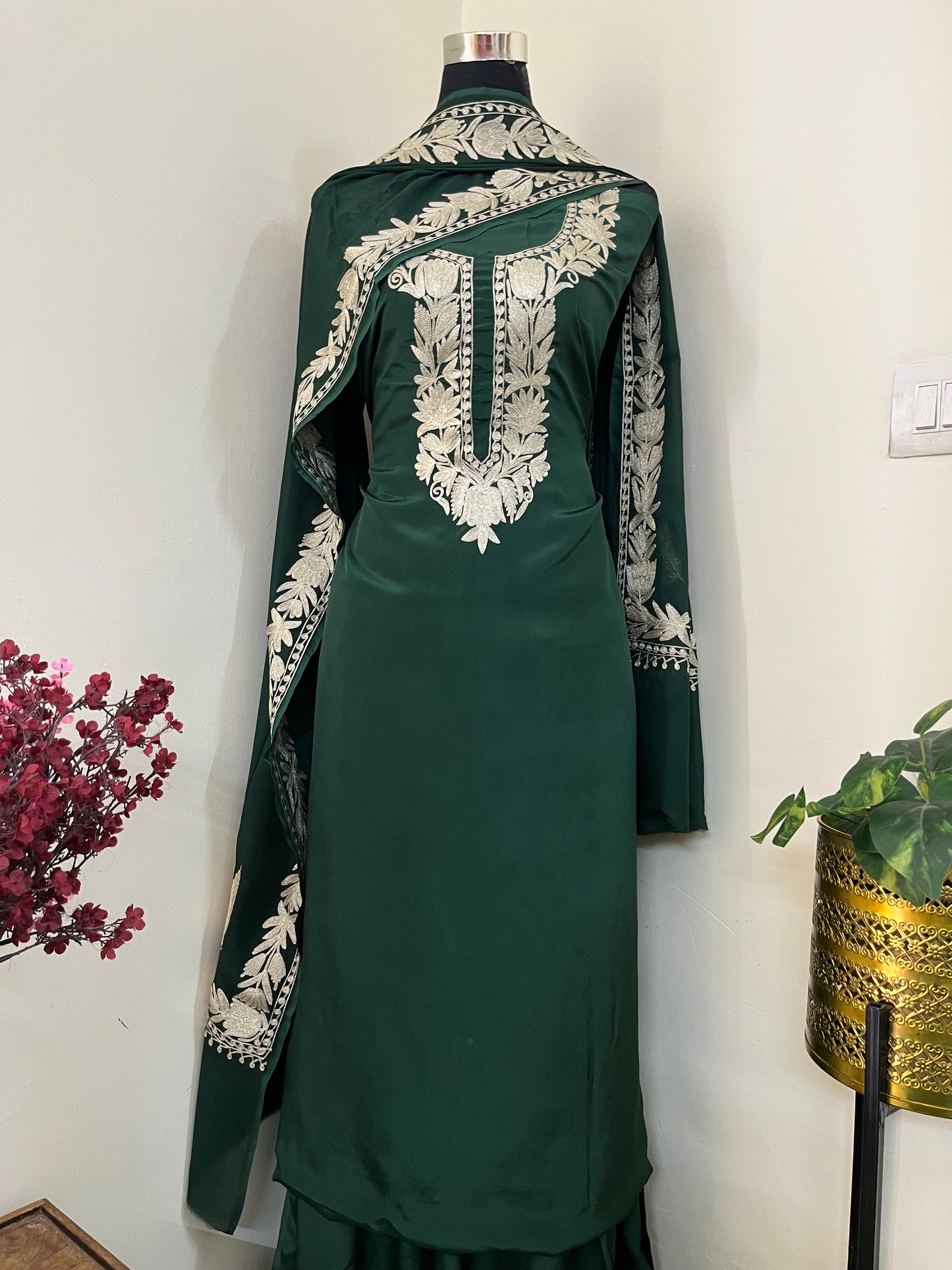 Kalaa’ Bottle Green Crape Kashmiri Suit
