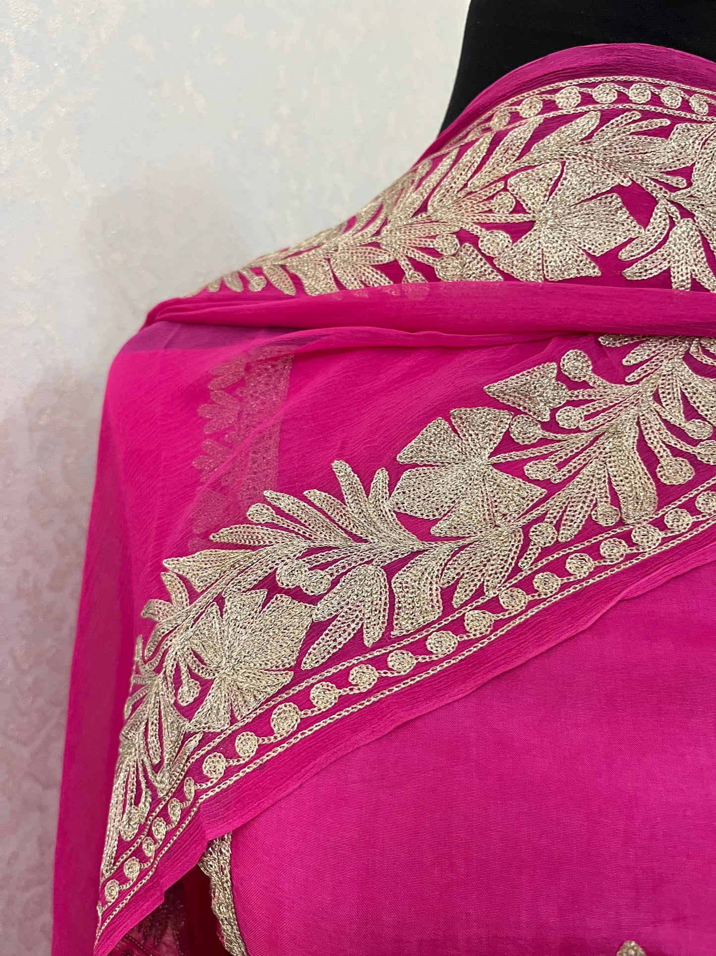 Fuchsia Sanam’ Tilla Kashmiri Silk Suit