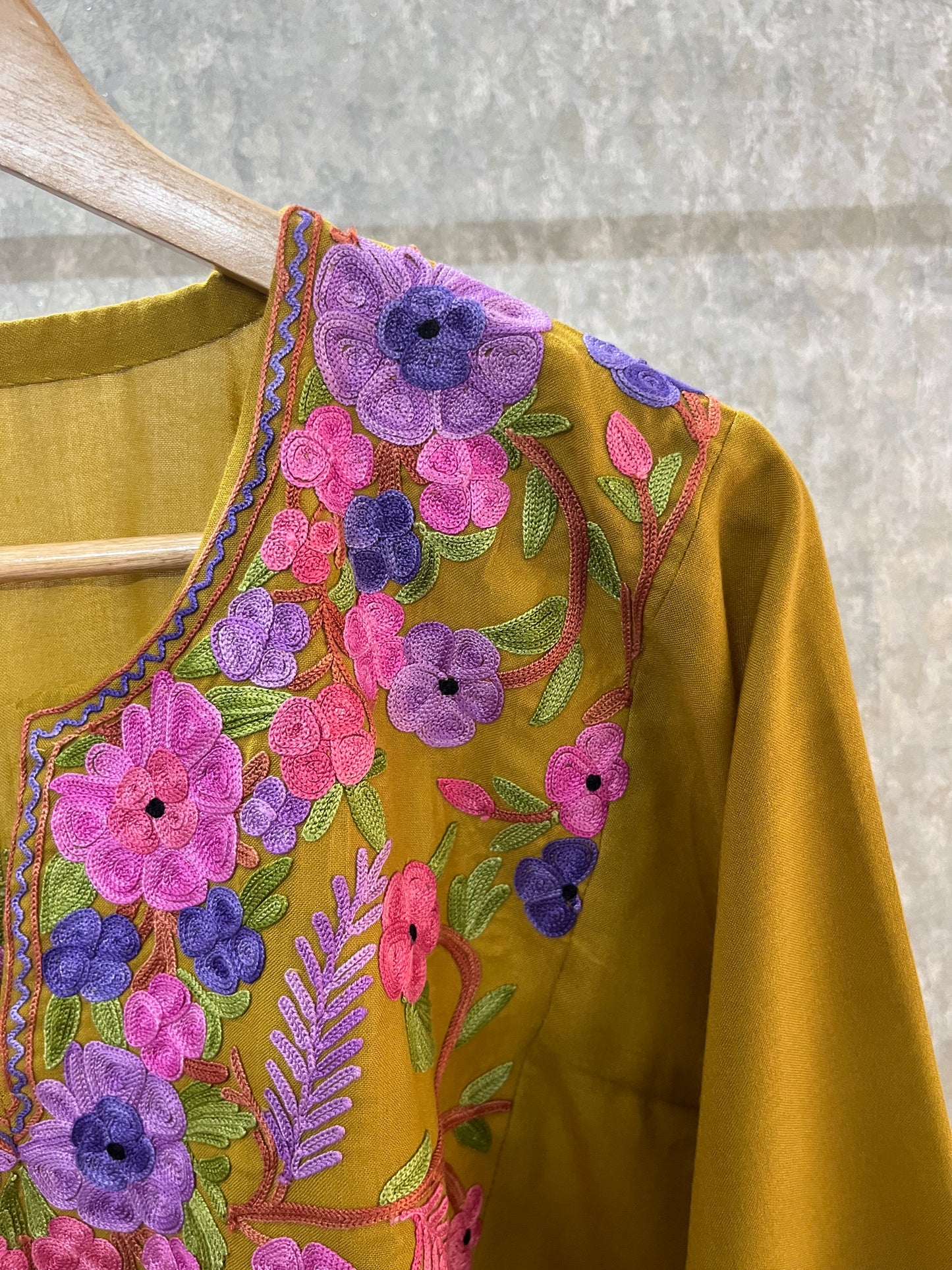 Heena Green Cotton Aari Work Pheran