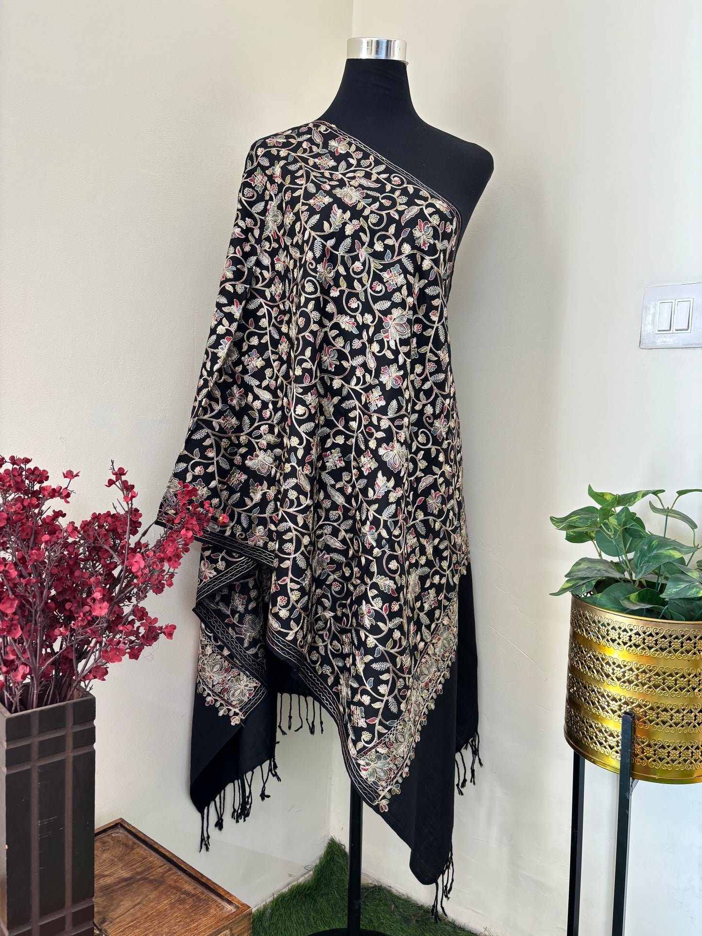 Black Pachranga Jaal Semi Pashmina stole