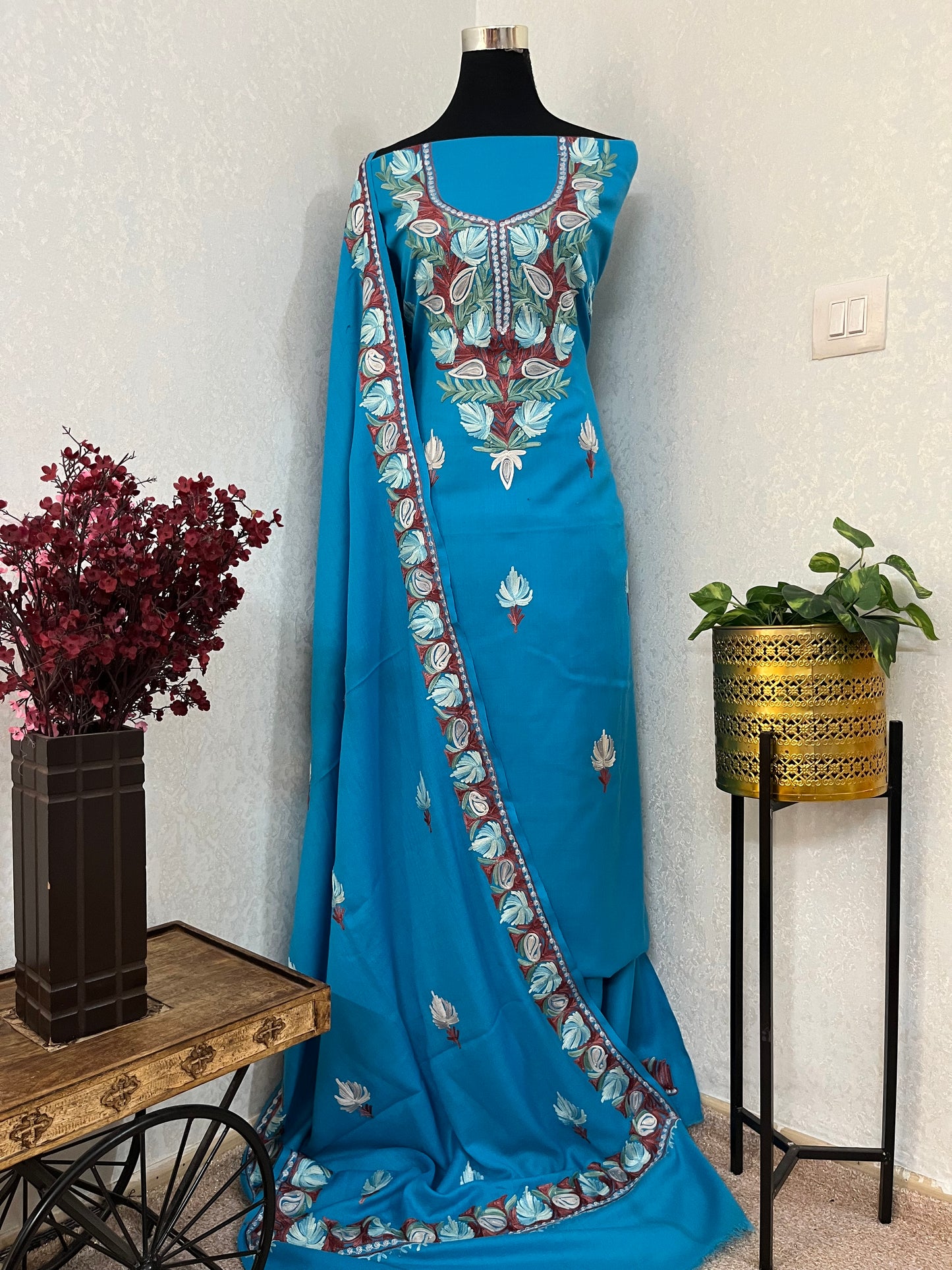 Sky Blue Pure Wool Aari Embroidered 3pc Suit Stole