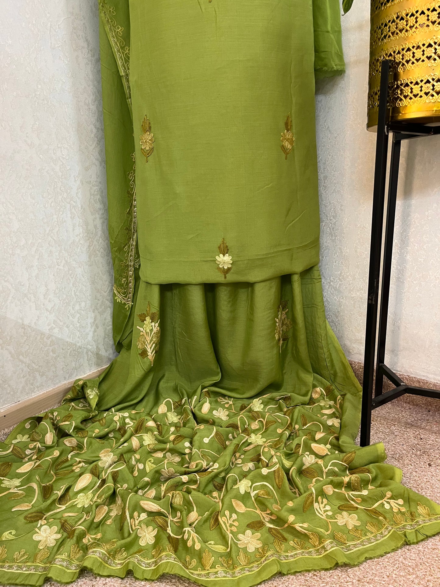 Pastel Green Muslin Cotton Jaal Sleeves Kashmiri 3pc Suit