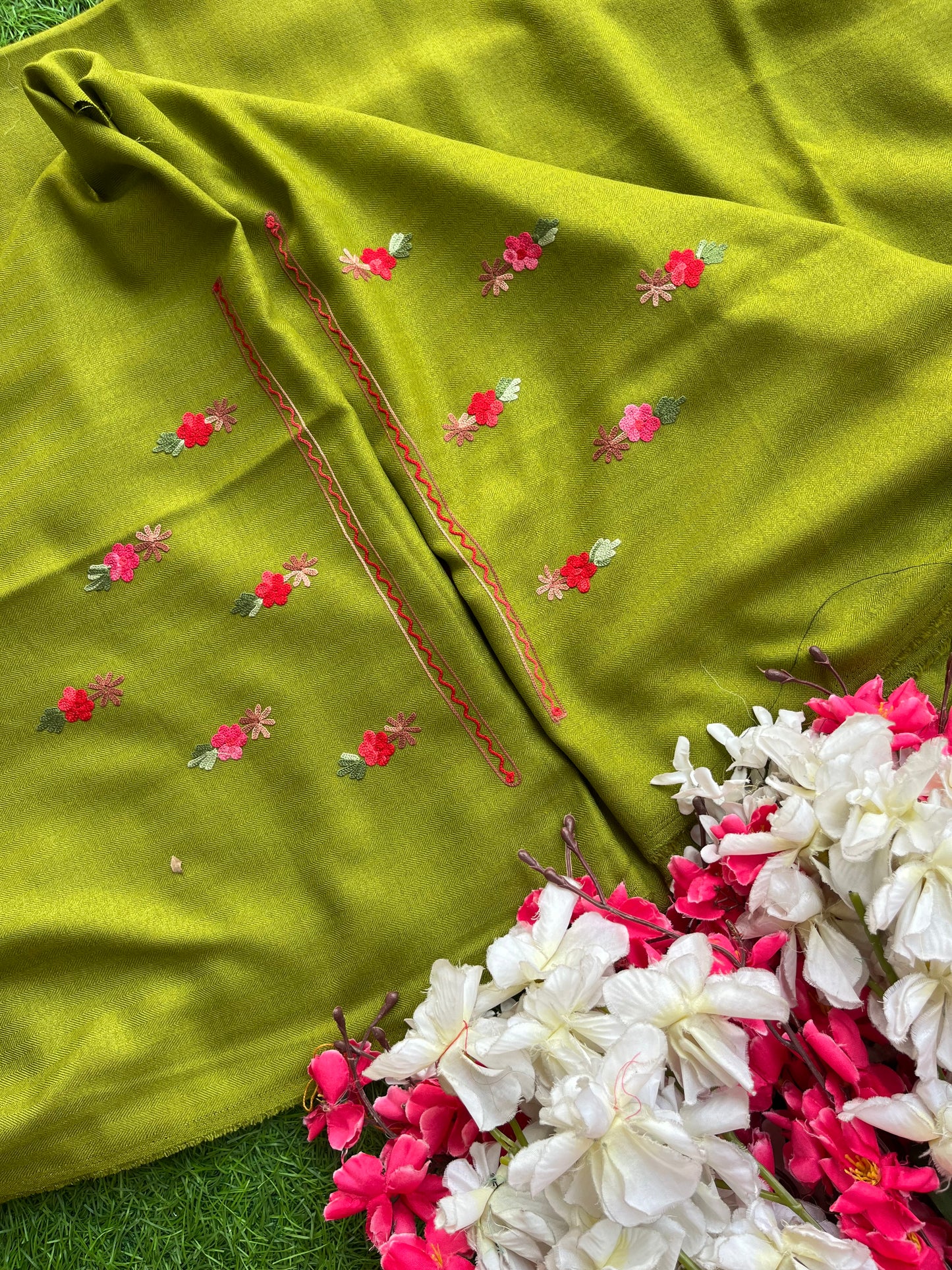 Heena Green Woollen Aari Embroidered 3pc suit