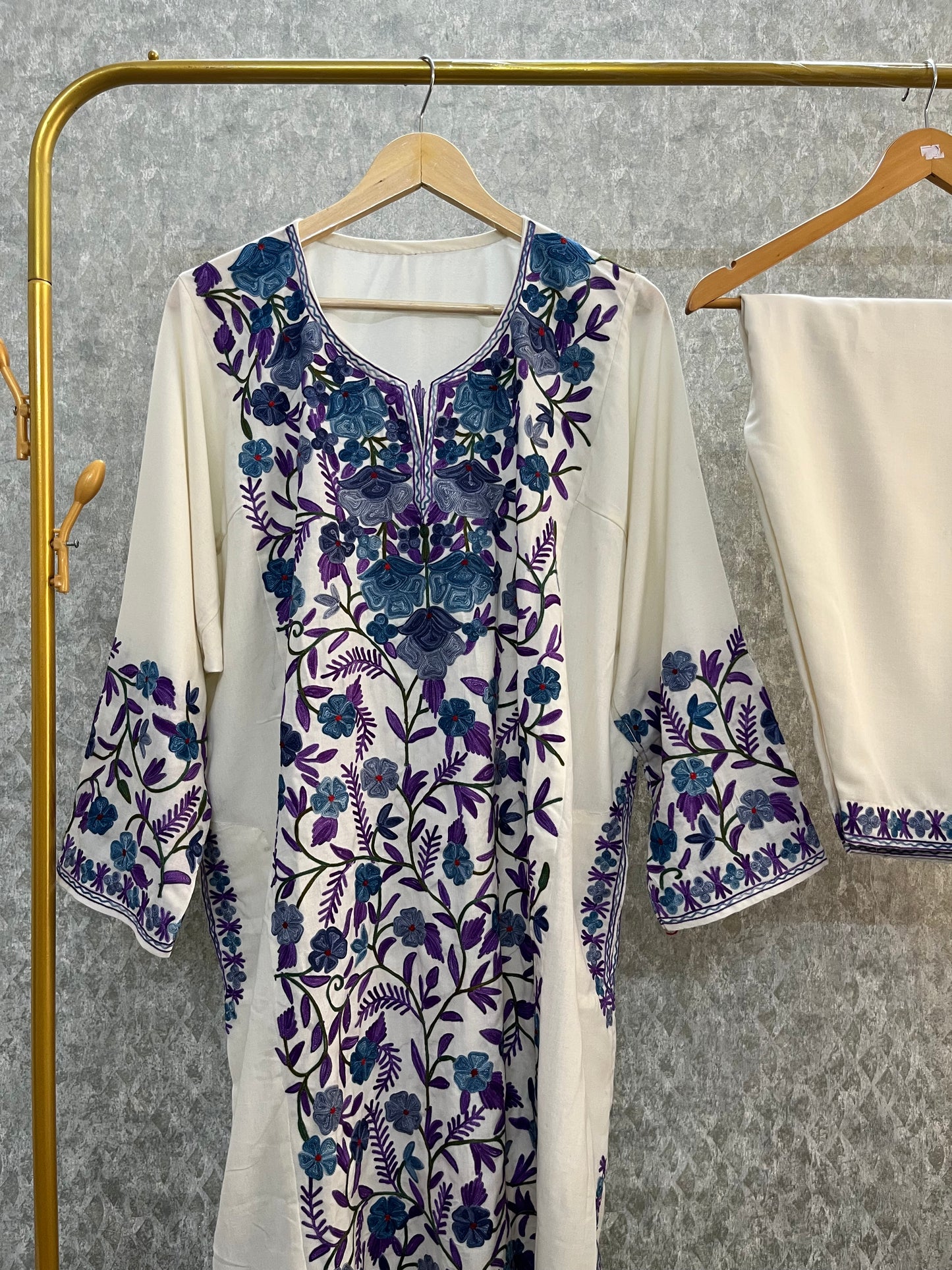 Off White Cotton Front Jaal Pheran Set Size(48)