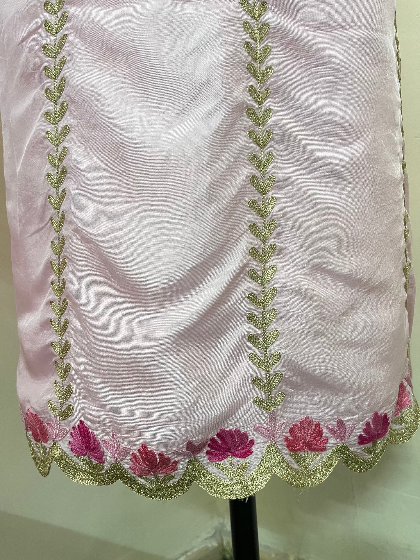 Sanam’ Baby Pink Silk Aari Embroidered Suit material