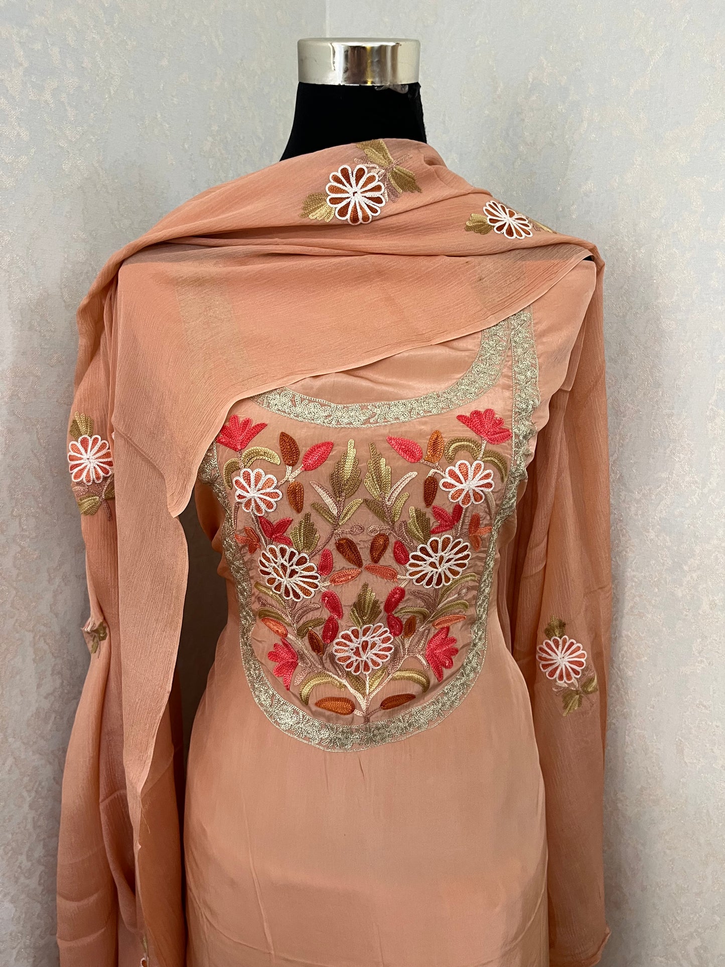 Soft Peach Kalaa’ Crape Kashmiri Suit