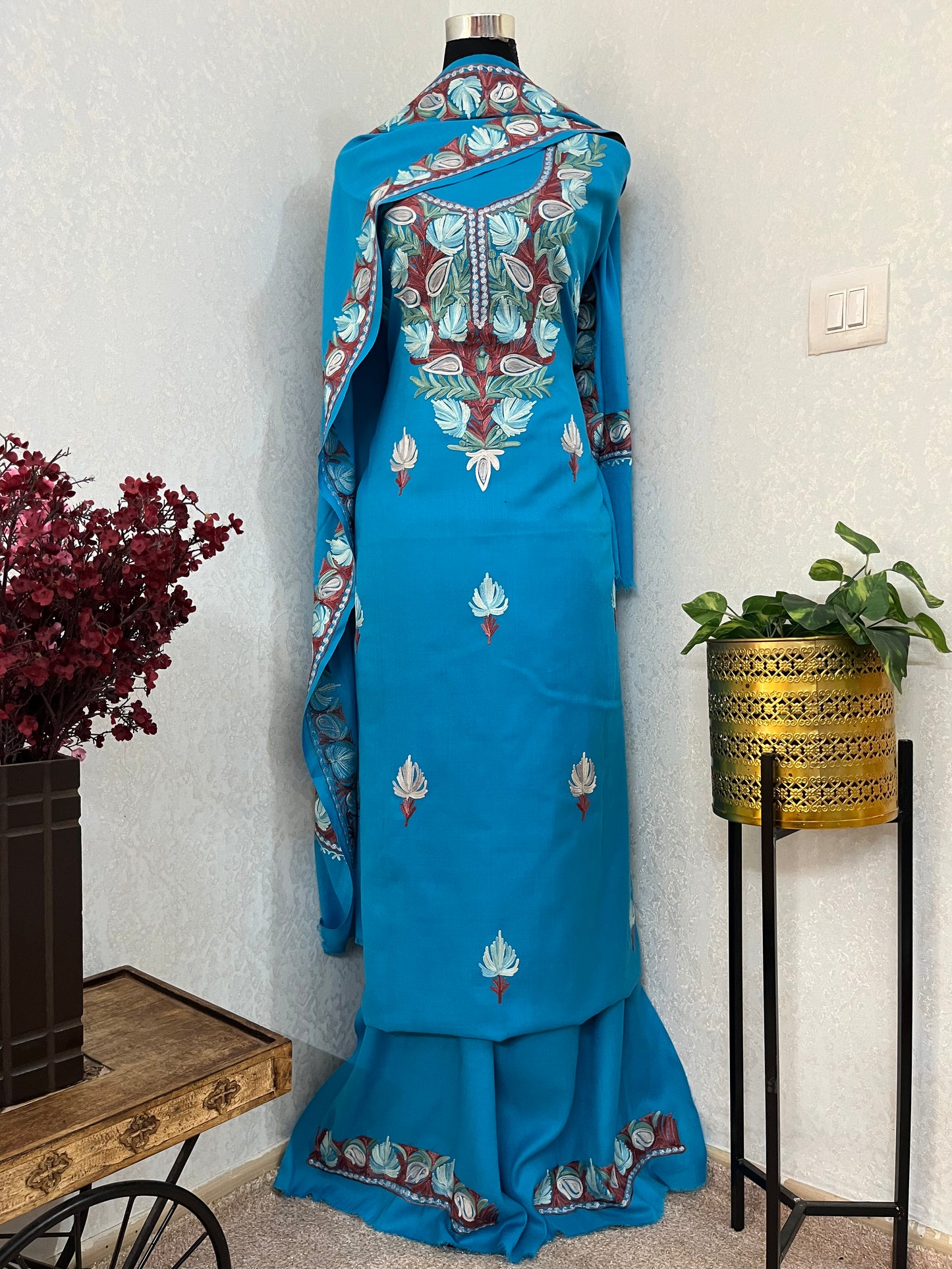 Sky Blue Pure Wool Aari Embroidered 3pc Suit Stole