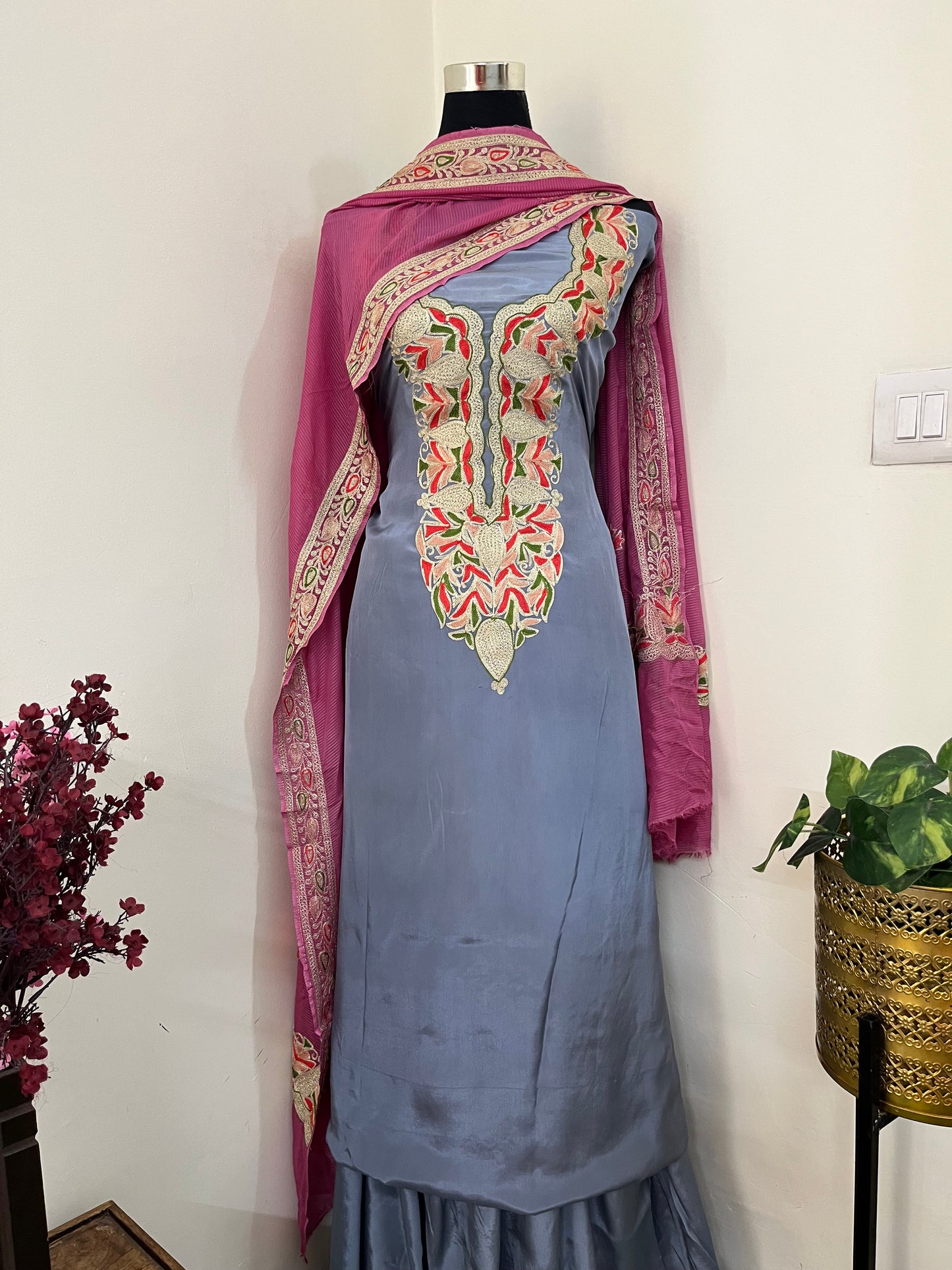 Kalaa’ English Grey Crape Kashmiri Suit