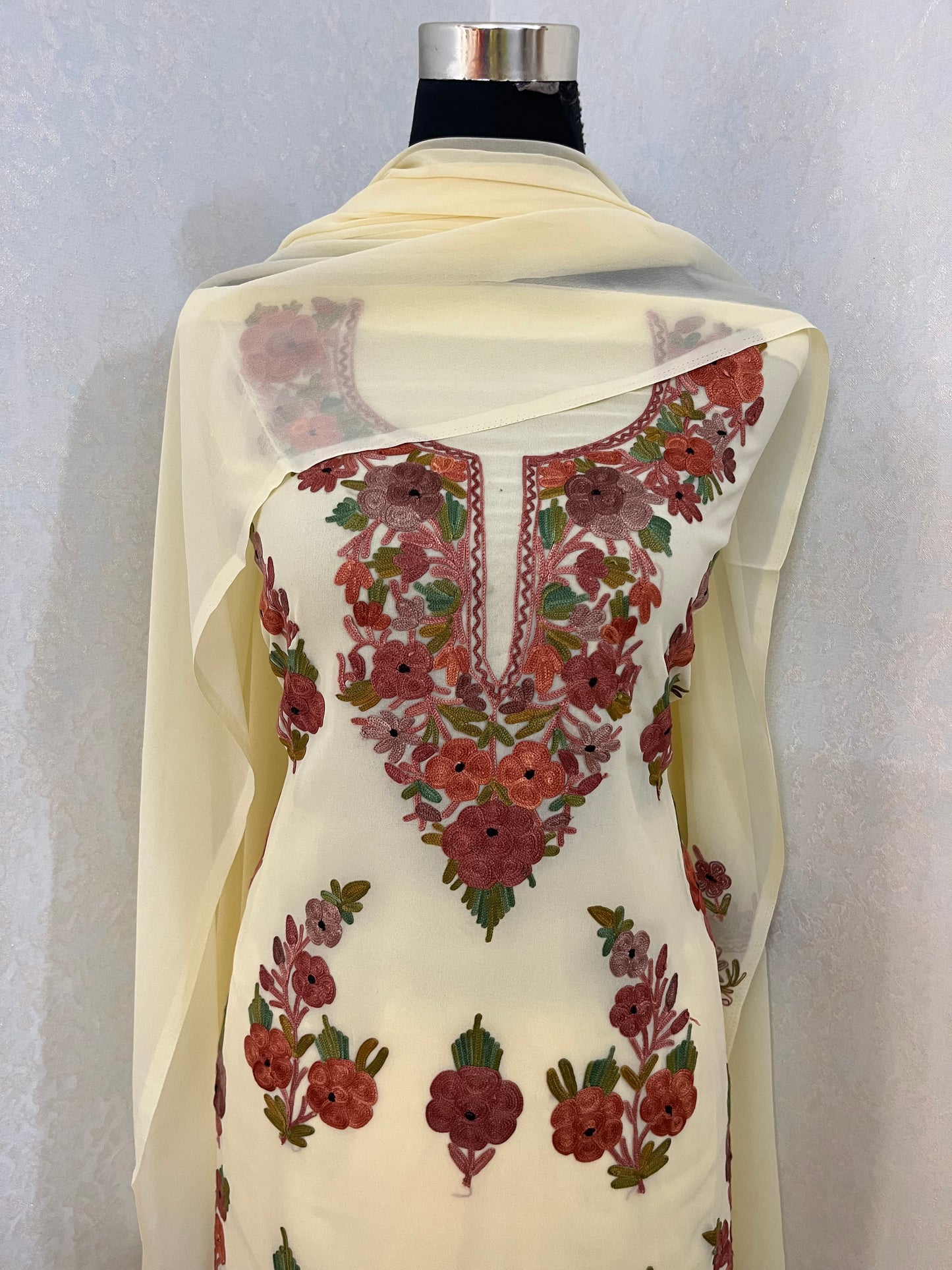 Cream Georgette 3 Pc Kashmiri Suit