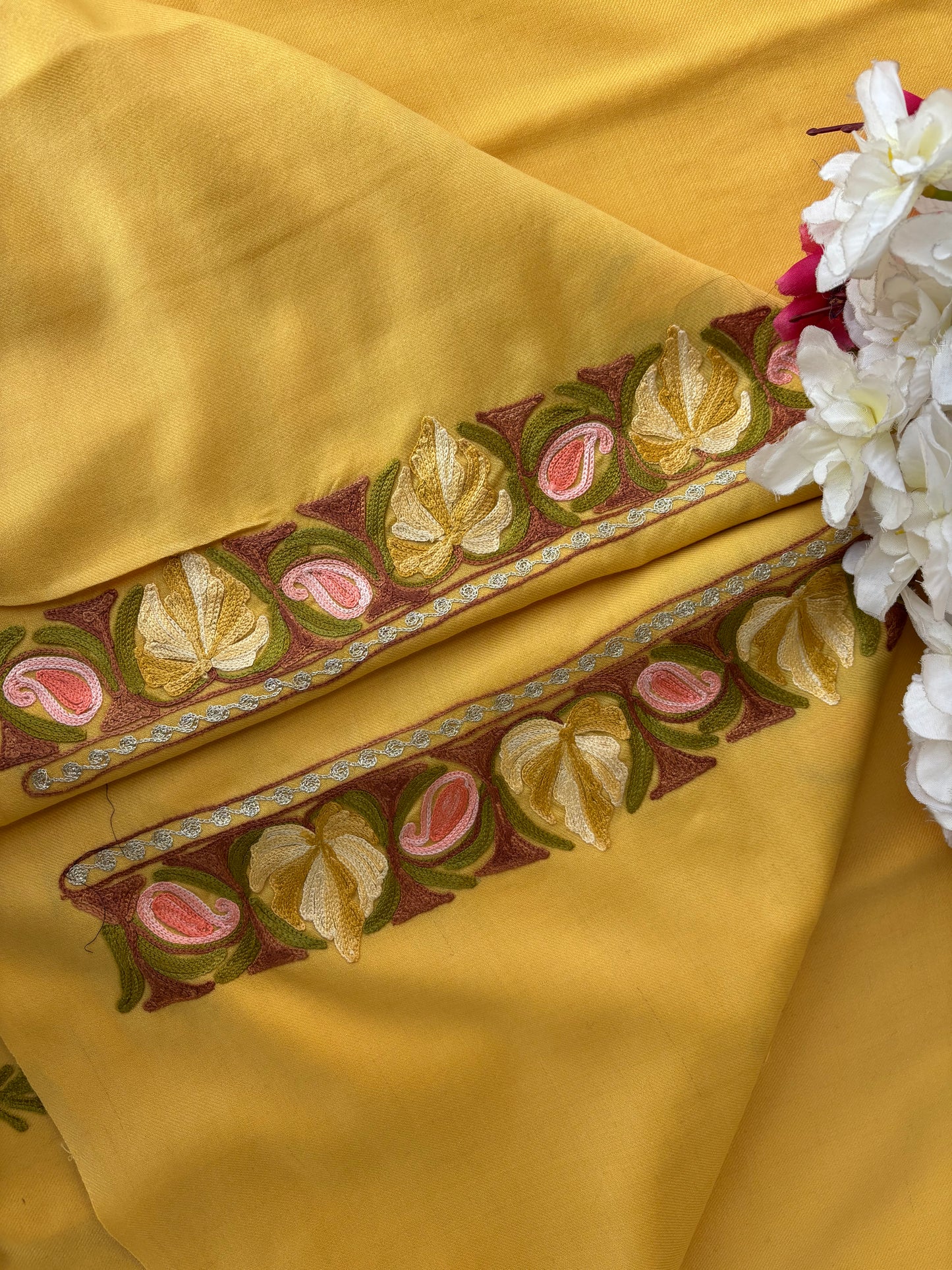 Soft Yellow Pure Wool Aari Embroidered 3pc Suit Stole