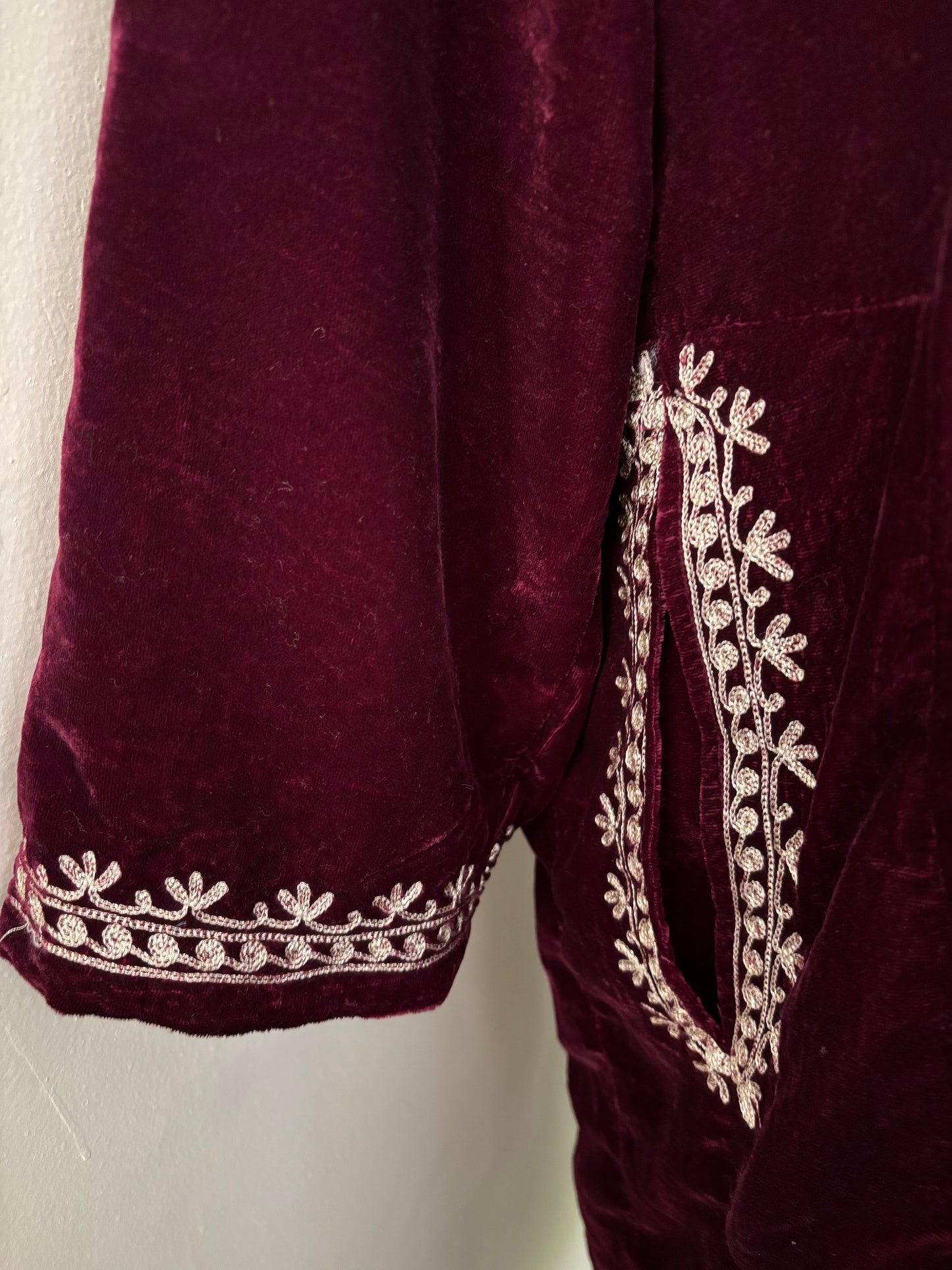 Wine Tilla Embroidered Velvet Pheran