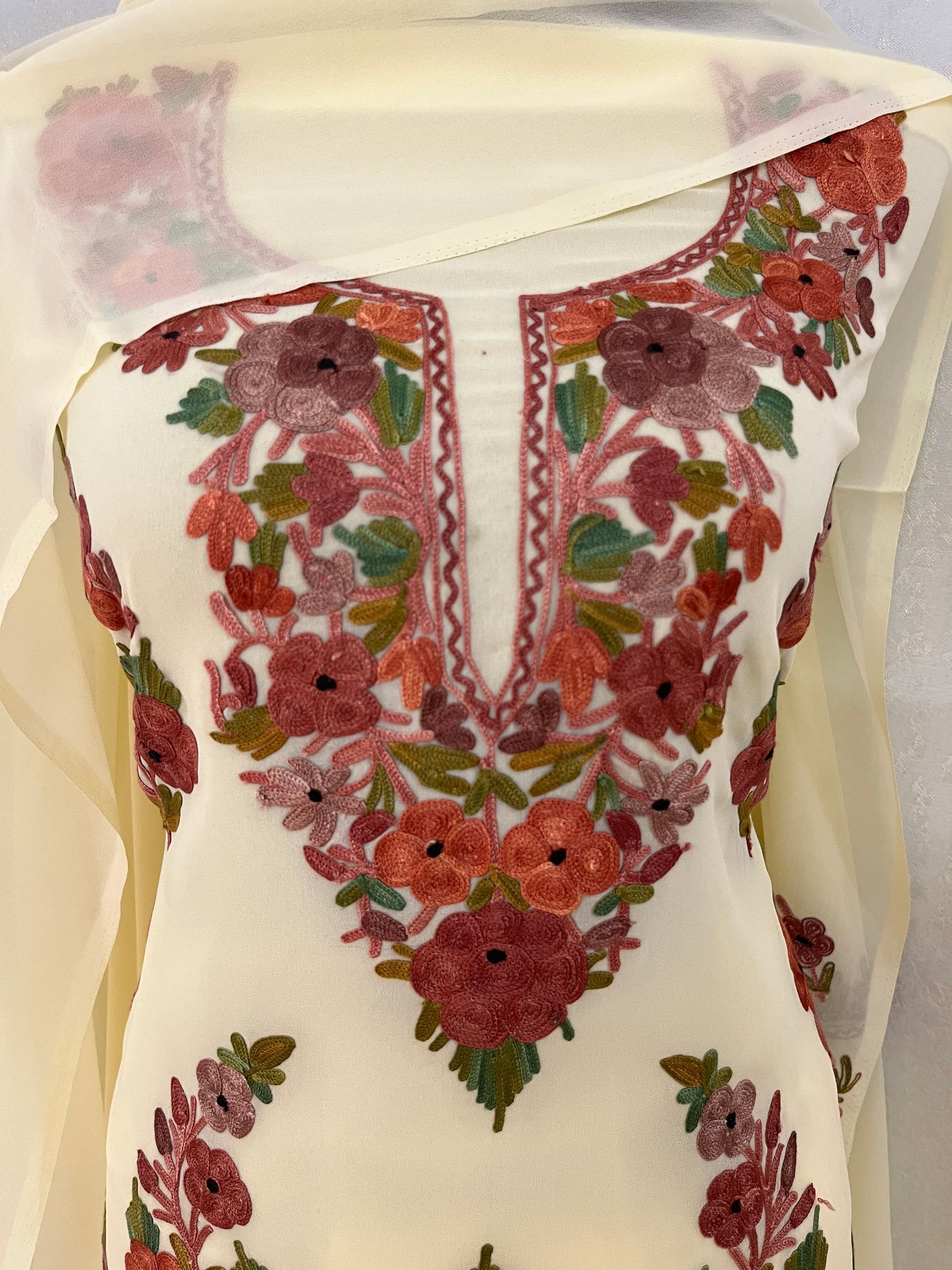 Cream Georgette 3 Pc Kashmiri Suit