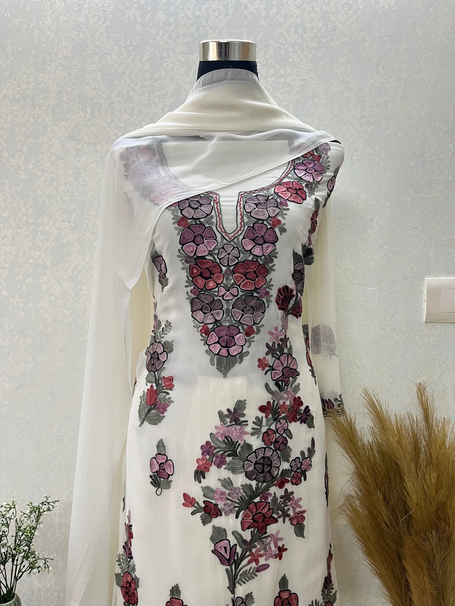 Cream Georgette 3 Pc Kashmiri Suit