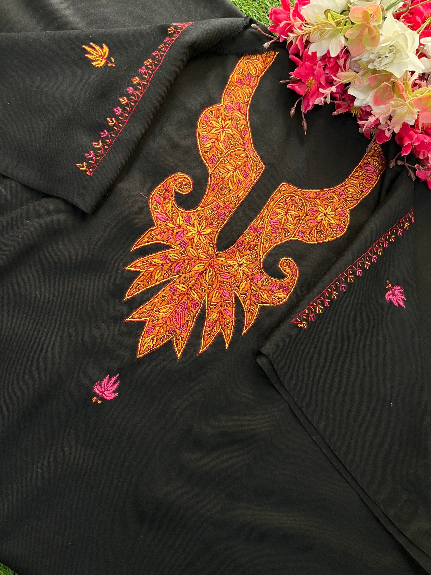 Black Fine Wool Sozni Embroidered 3pc Suit Stole