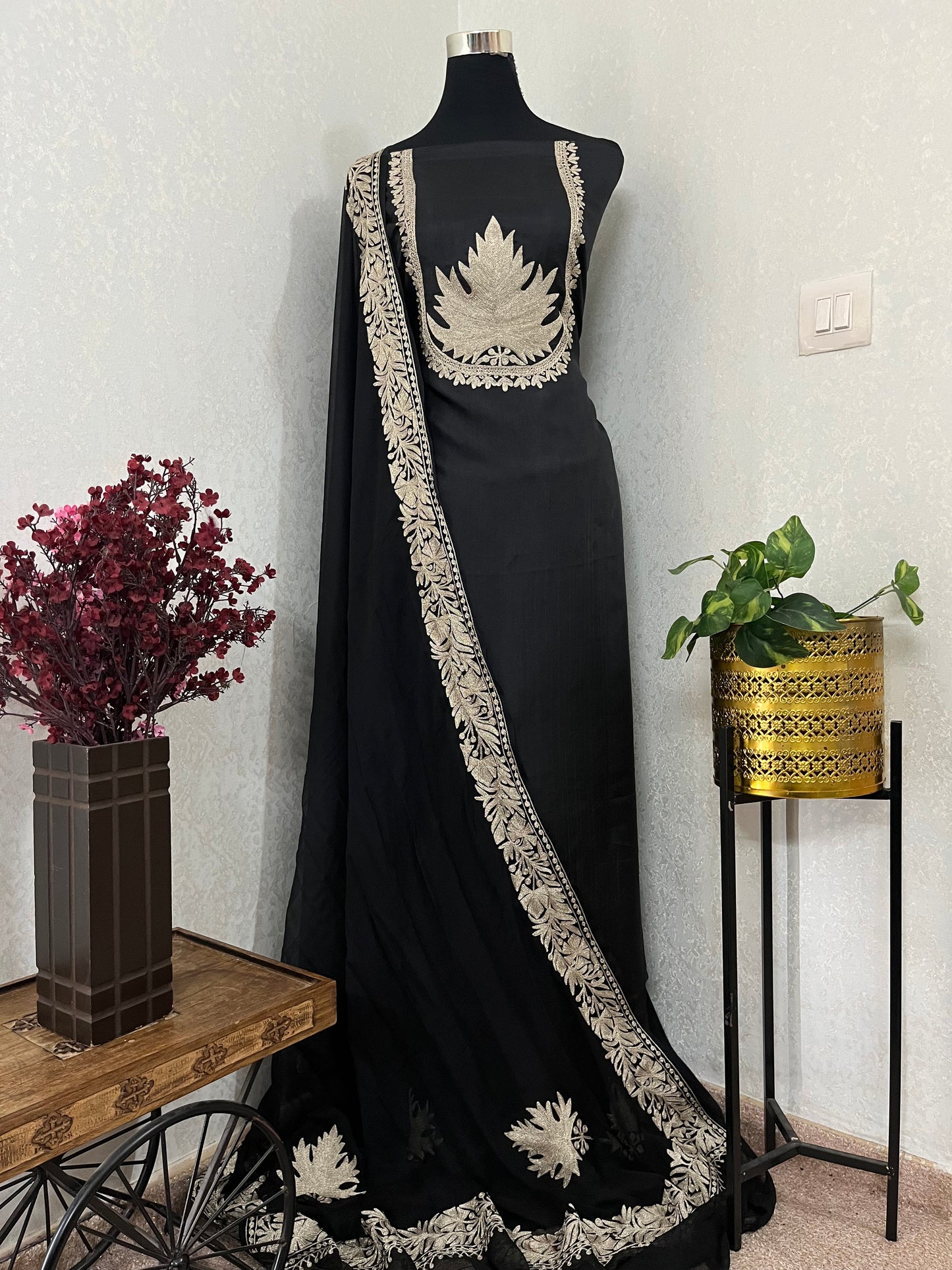 Black Sanam’ Tilla Kashmiri Silk Suit